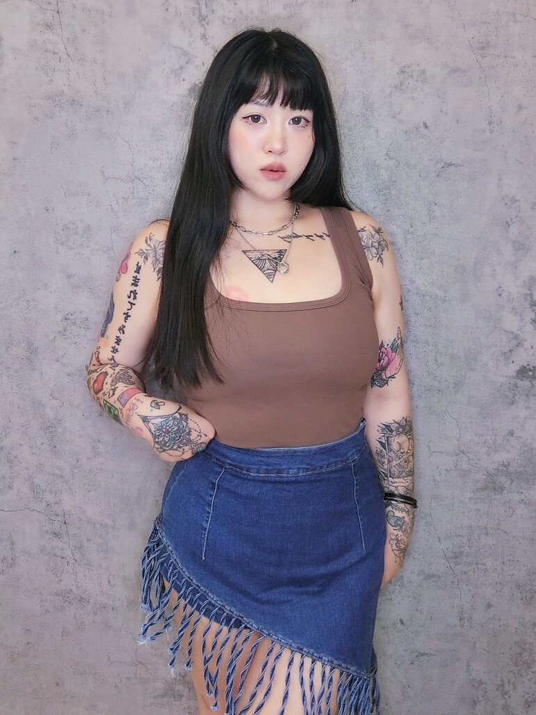 寬肩帶素色背心