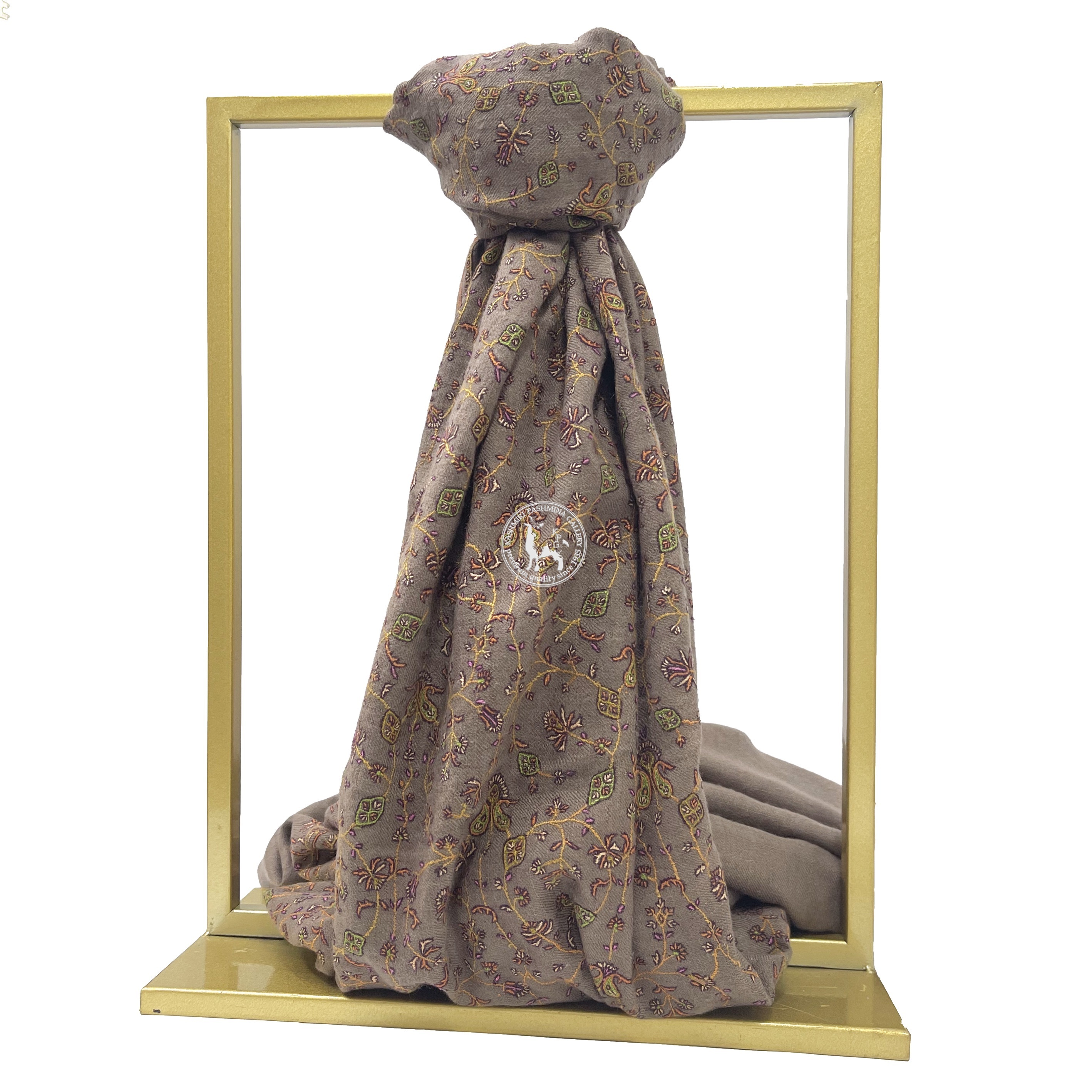 這件駝色索茲尼刺繡羊絨披肩圍巾