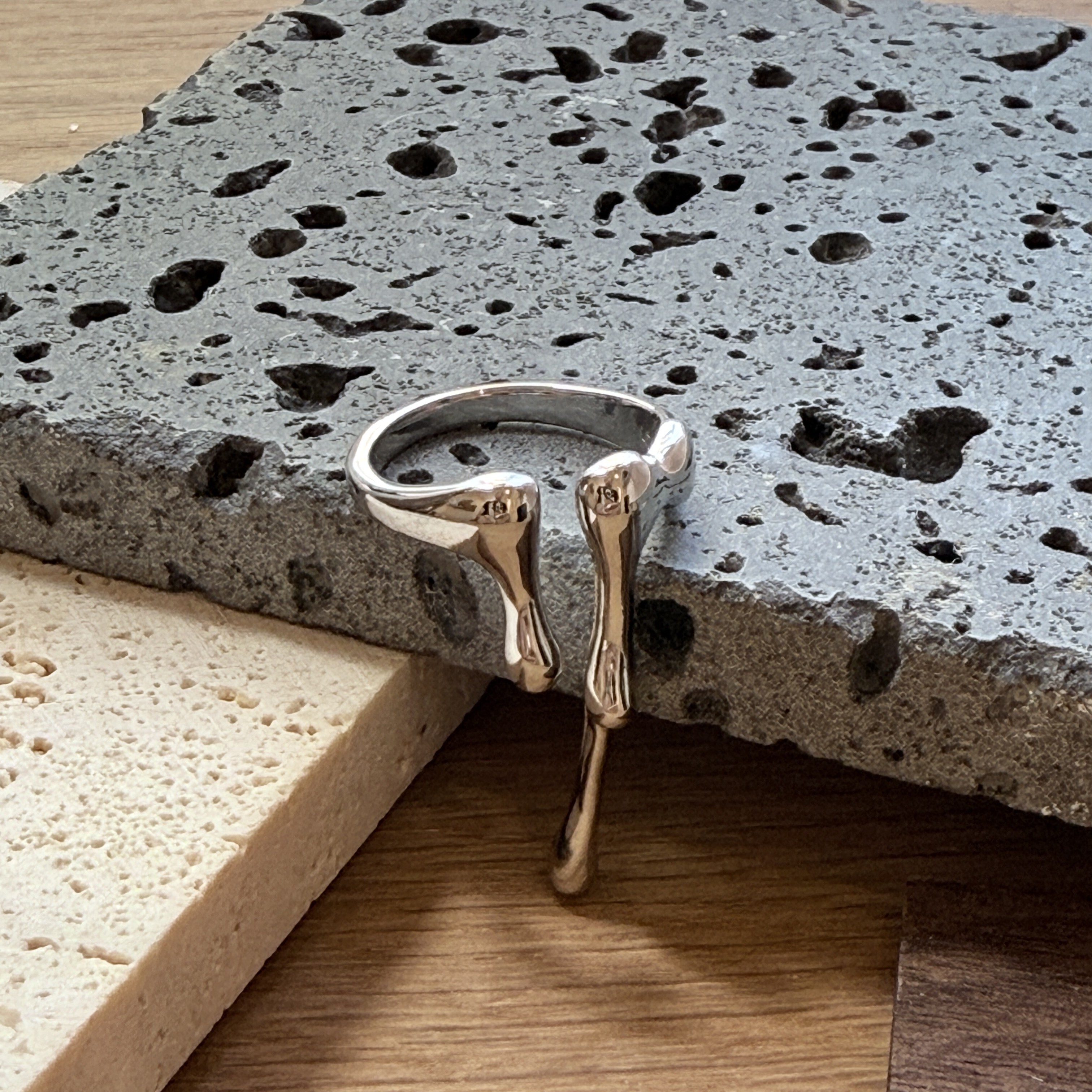 Irregular Lava Ring。Adjustable。Gender-Neutral
