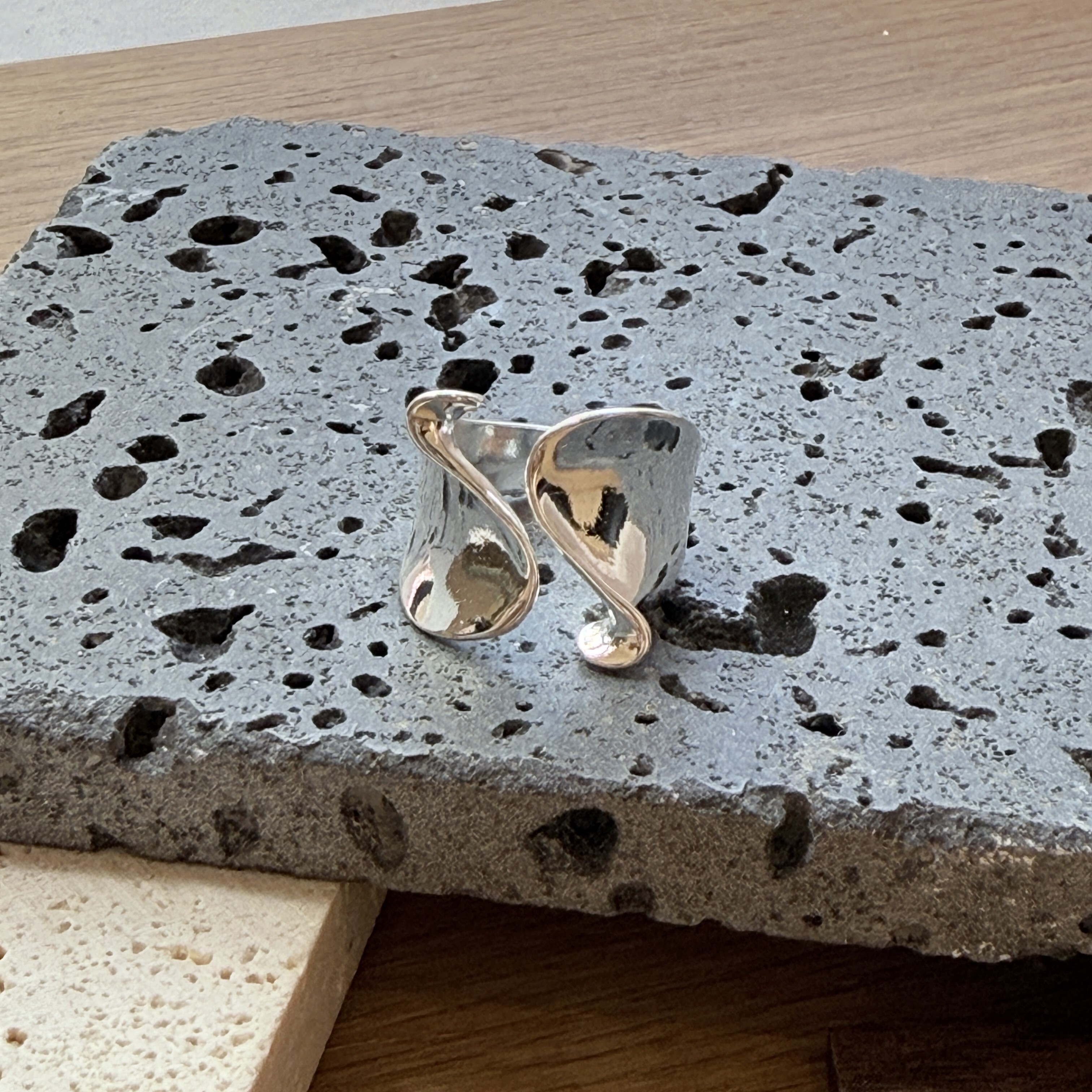 Irregular Style Ring。Adjustable