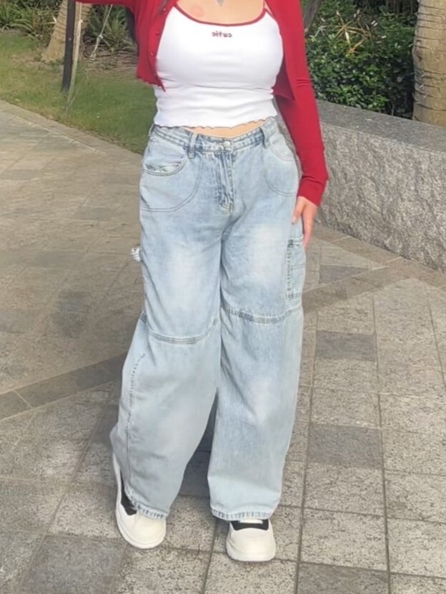 工裝拼布設計款字母口袋牛仔直筒褲