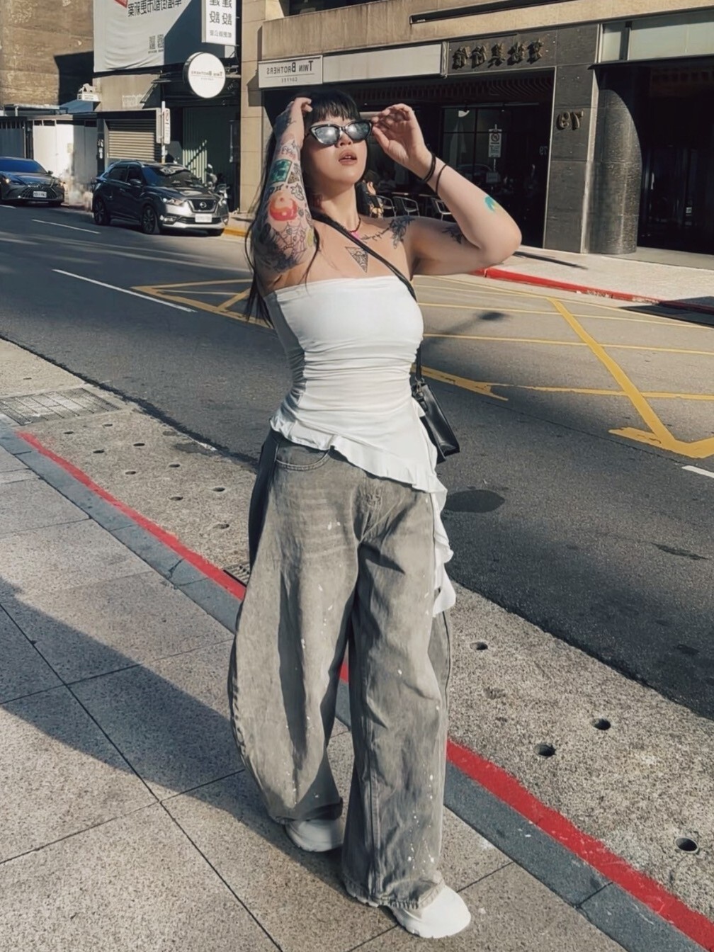 美式復古噴墨彎刀煙灰色牛仔褲