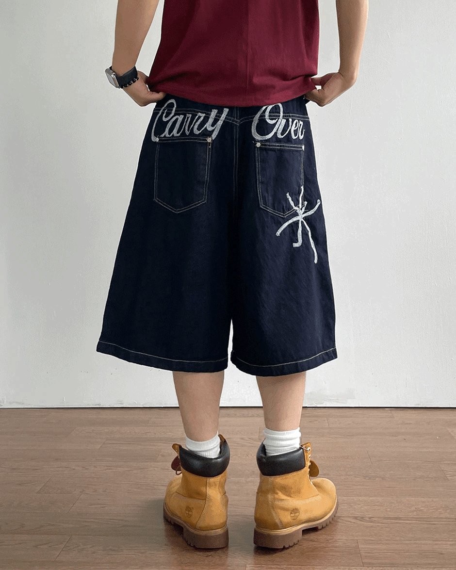 Carry 刺繡百慕達牛仔褲