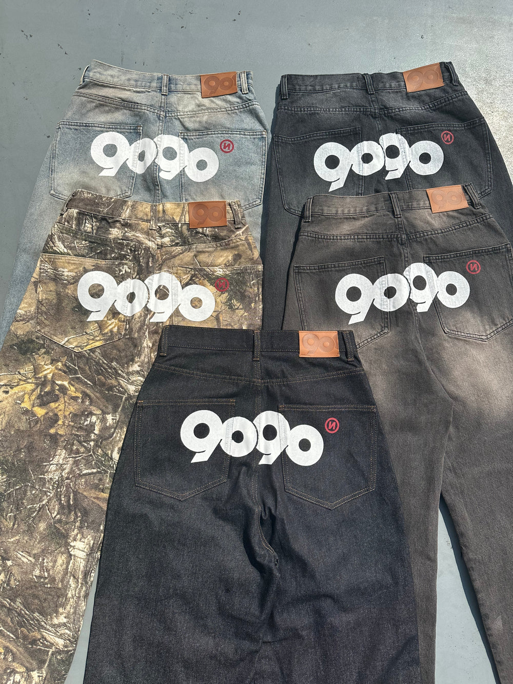 2025AW 9090 OG Logo Painted Denim Pants 樹紋 屁股9090字體 超限量 拓腿褲 彎刀褲 長褲 牛仔褲 現貨 NN1919