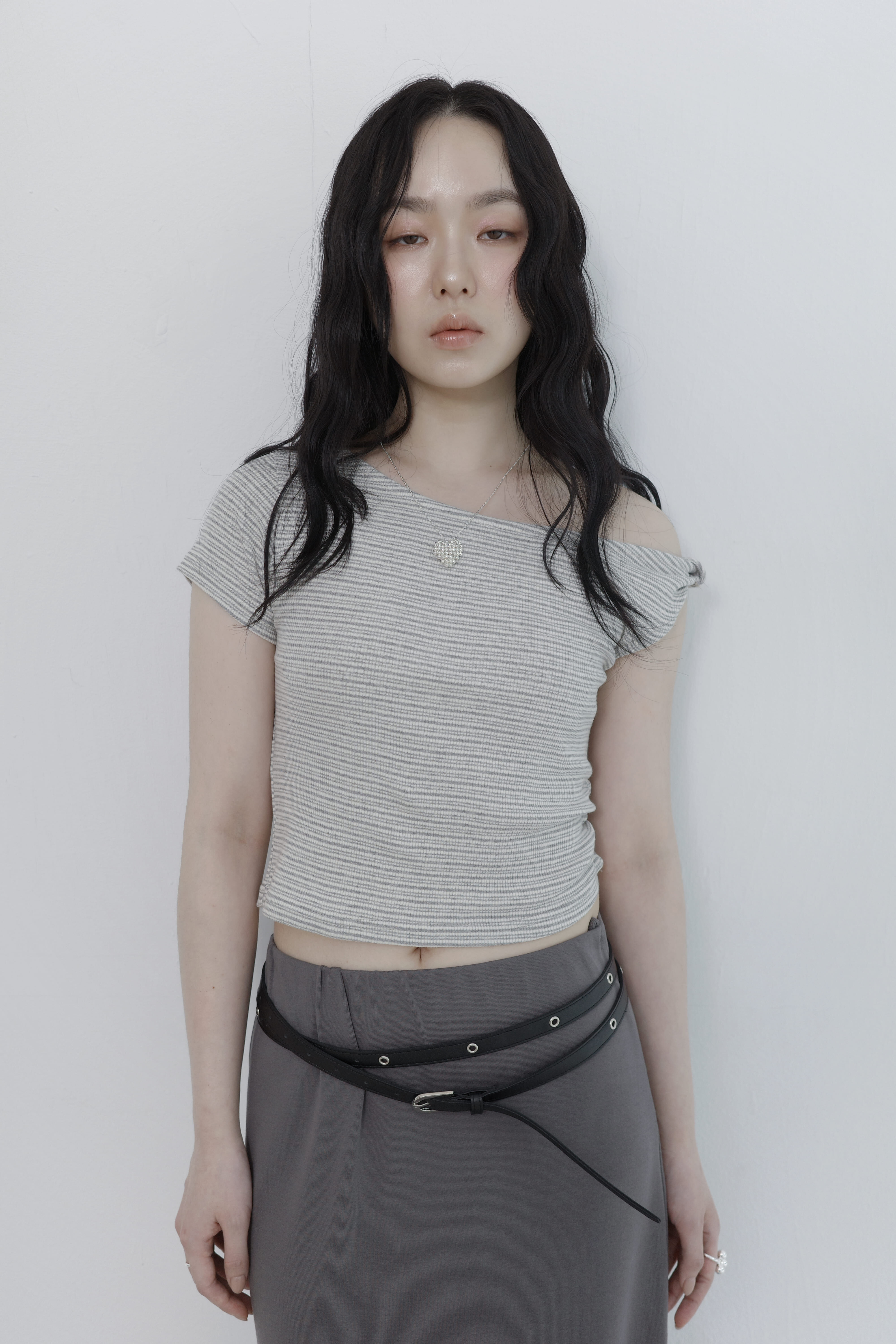 [madebylizzi] 扭結棉質側抓皺上衣-條紋灰