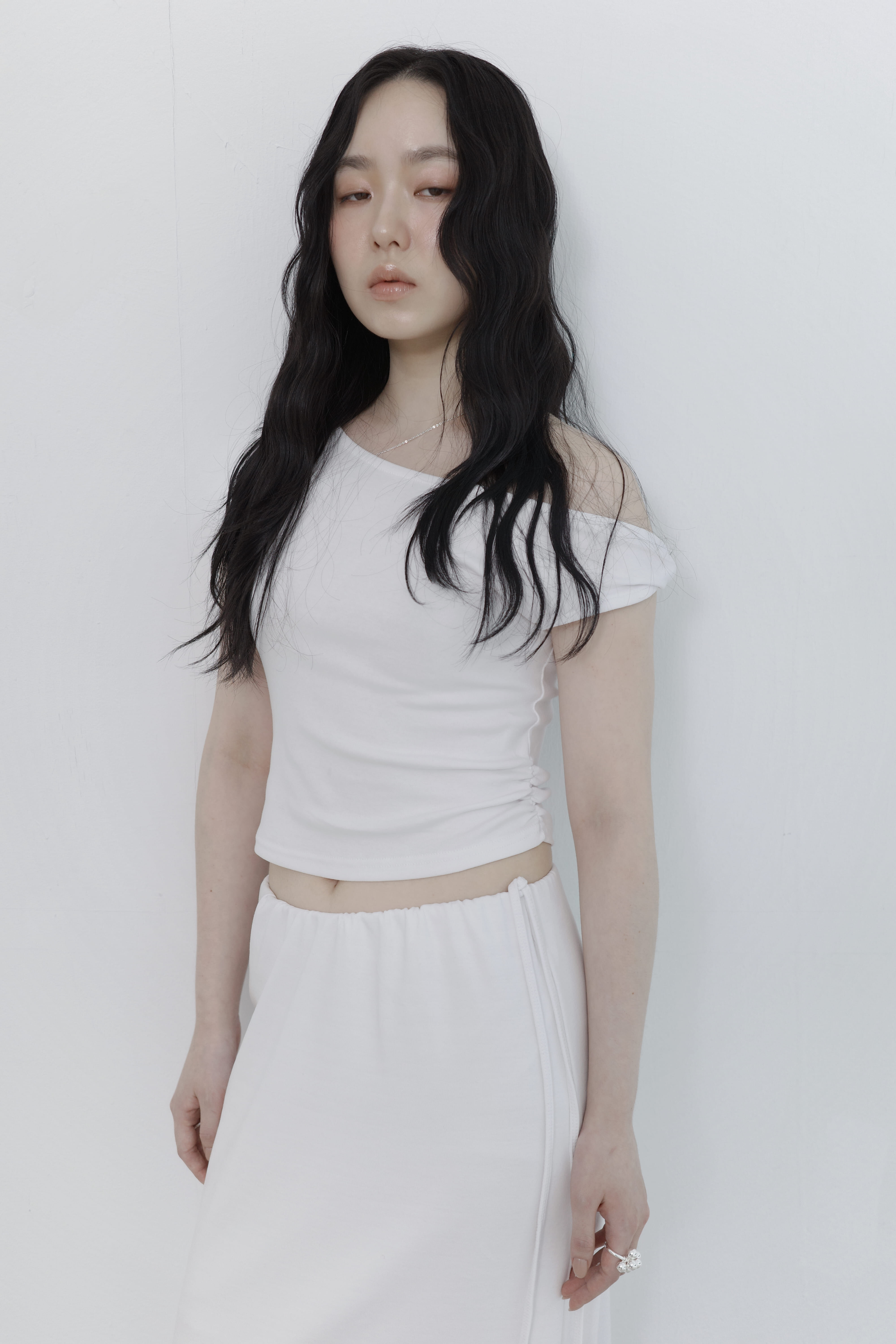 [madebylizzi] 扭結棉質側抓皺上衣-白