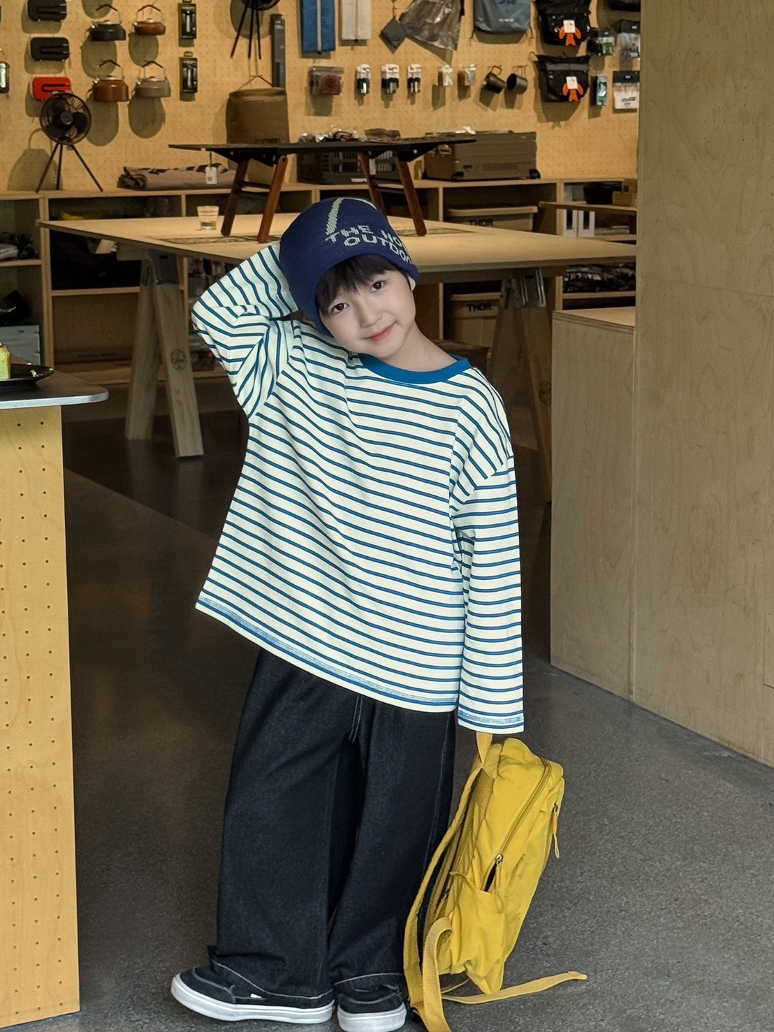 條紋圓領寬鬆上衣