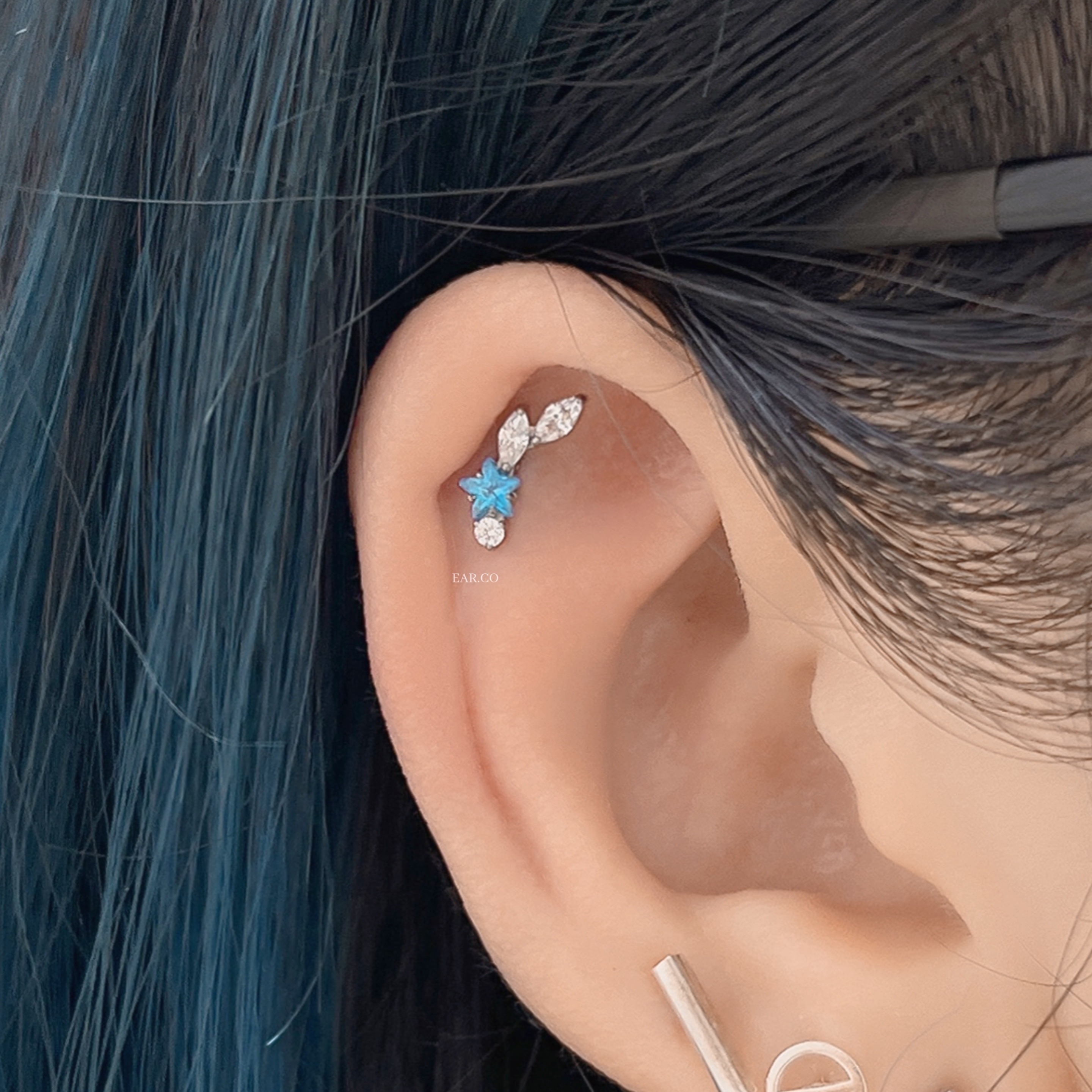 藍色流星弧形平頭耳門/耳珠/耳骨釘 [G23 Titanium]