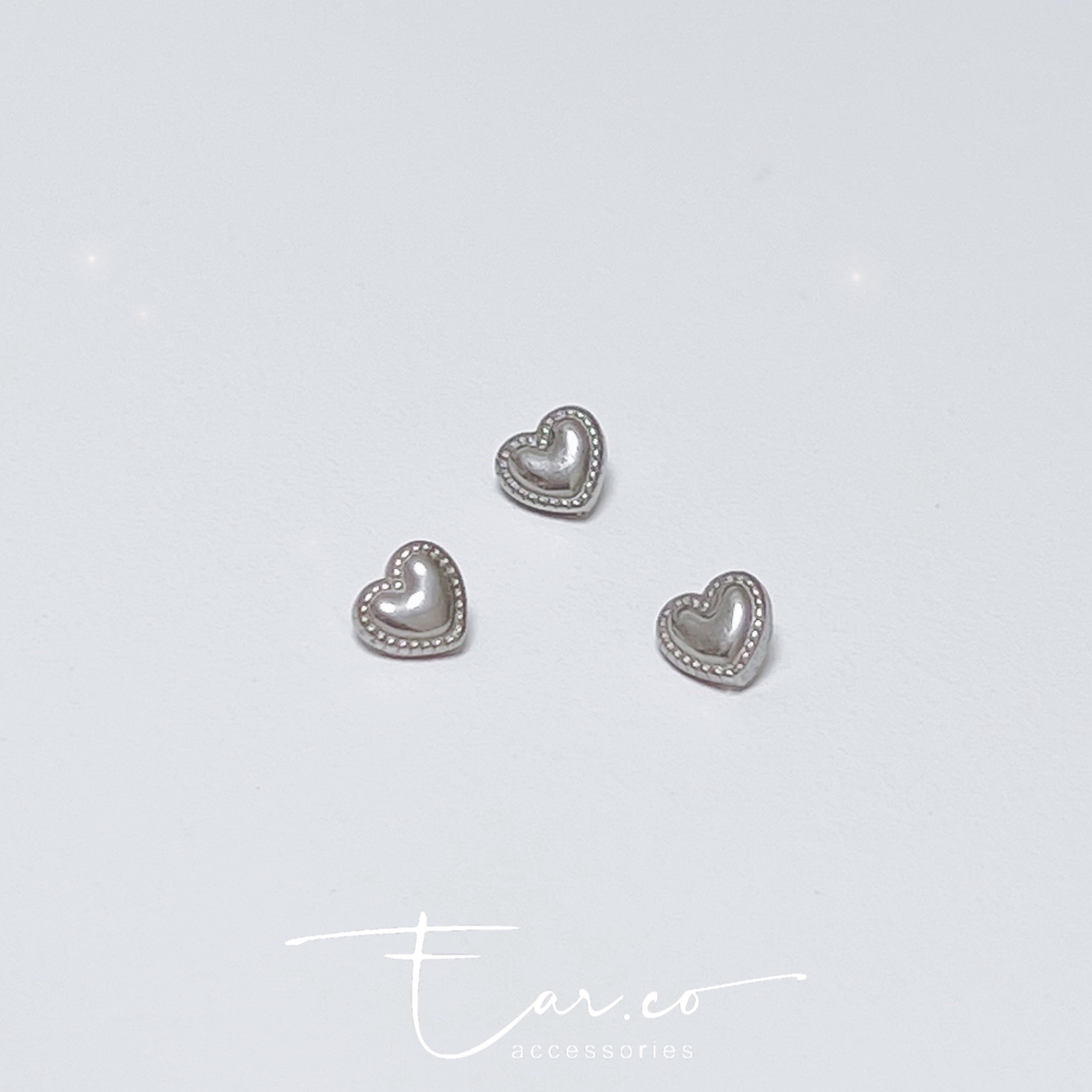 小復古心形平頭耳門/耳珠/耳骨釘 [G23 Titanium]