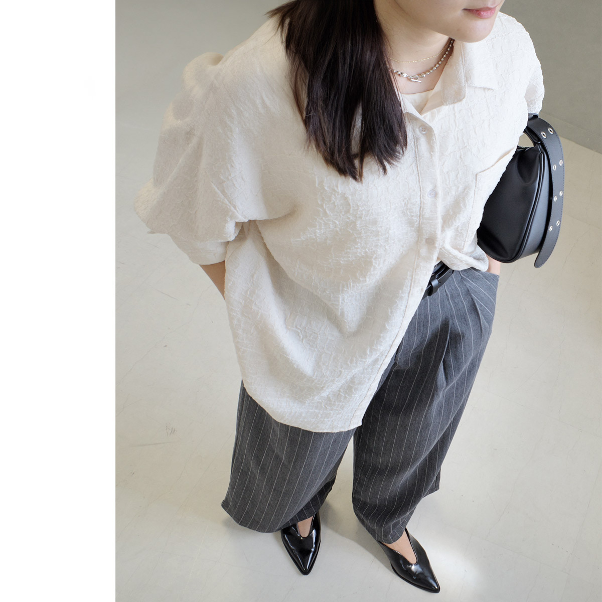 獨特剪裁尖頭瑪莉珍低跟鞋