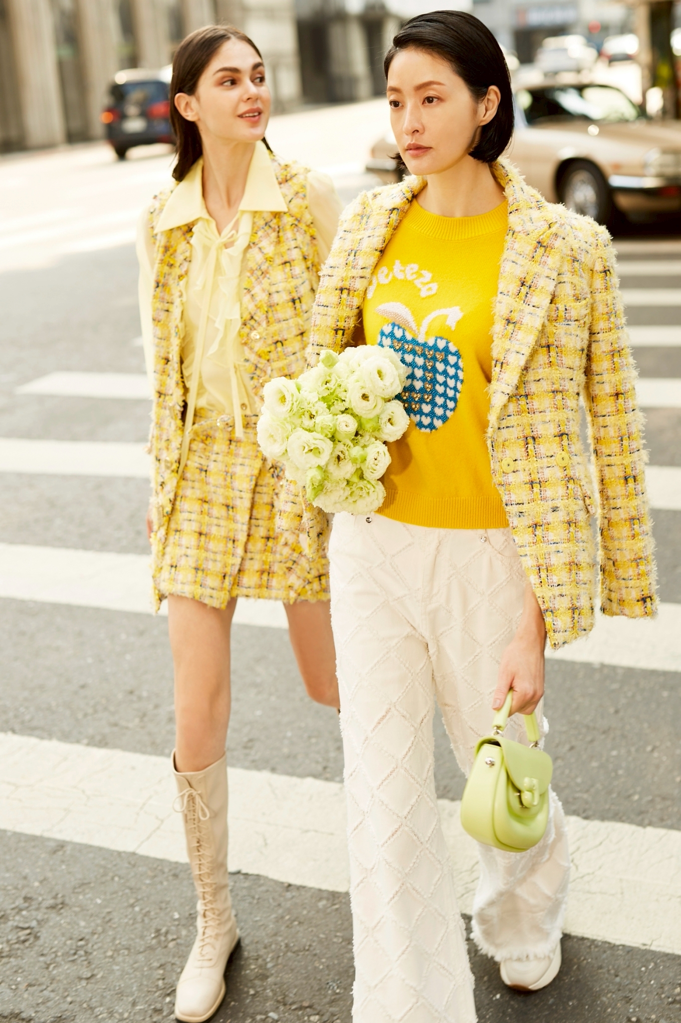 BC15228A1 玫瑰山谷羊毛logo燙鑽蘋果毛衣 (3色)