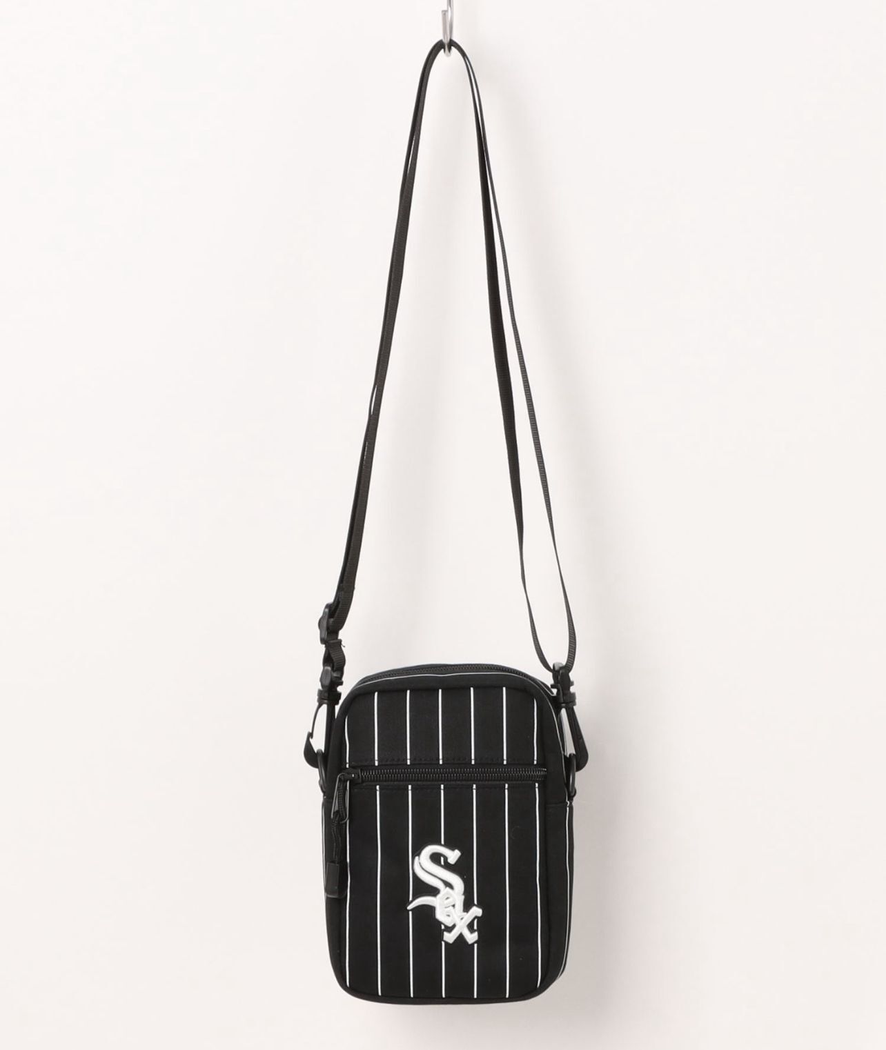 【預購】JN082706 MLB 條紋斜咩袋