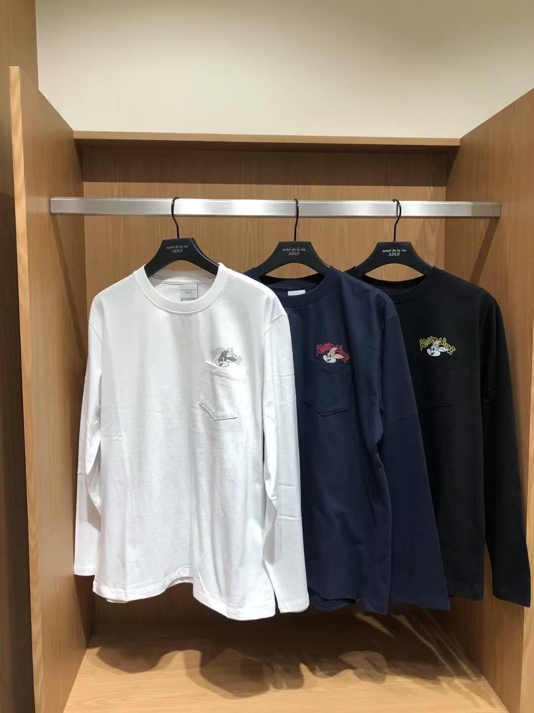 【預購】AKR082609 ADLV CHINCHILLA 長袖上衣