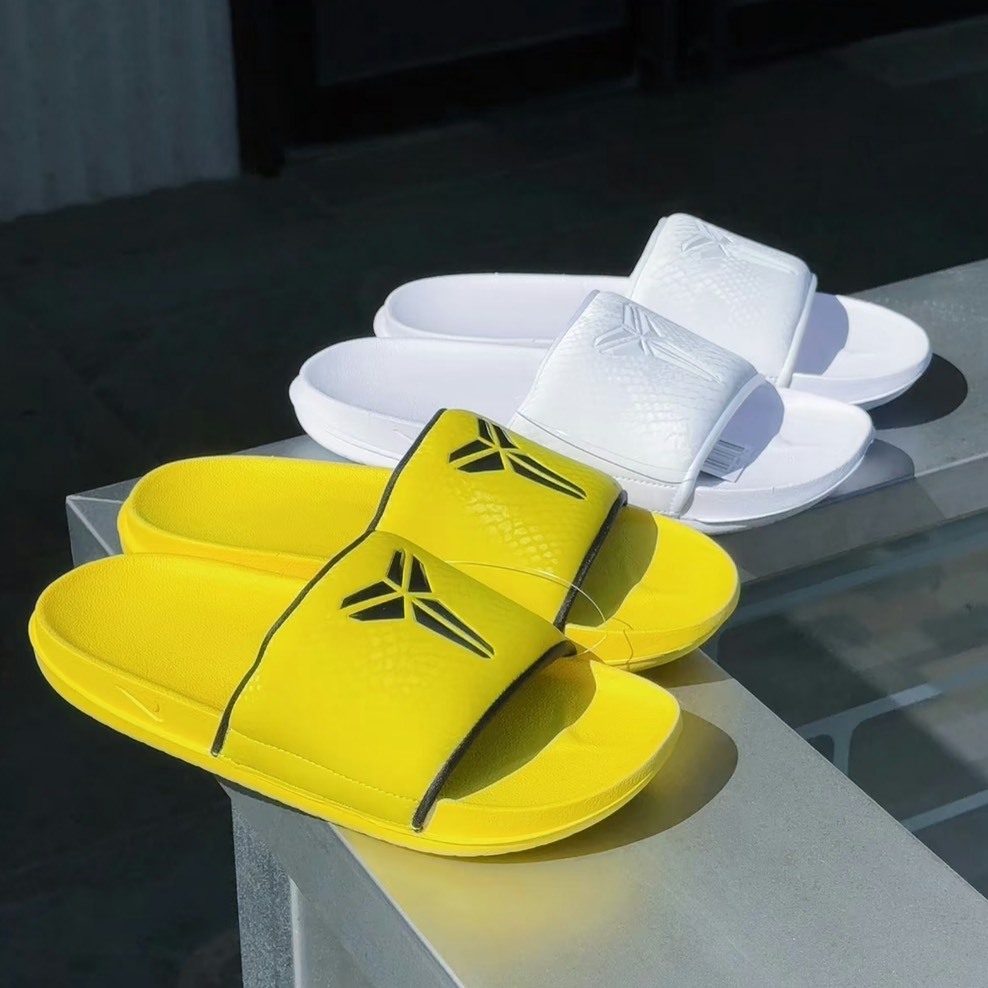 NIKE KOBE OFFCOURT 白蛇 蛇麟紋 李小龍 黃黑 拖鞋 IF2870-100-700