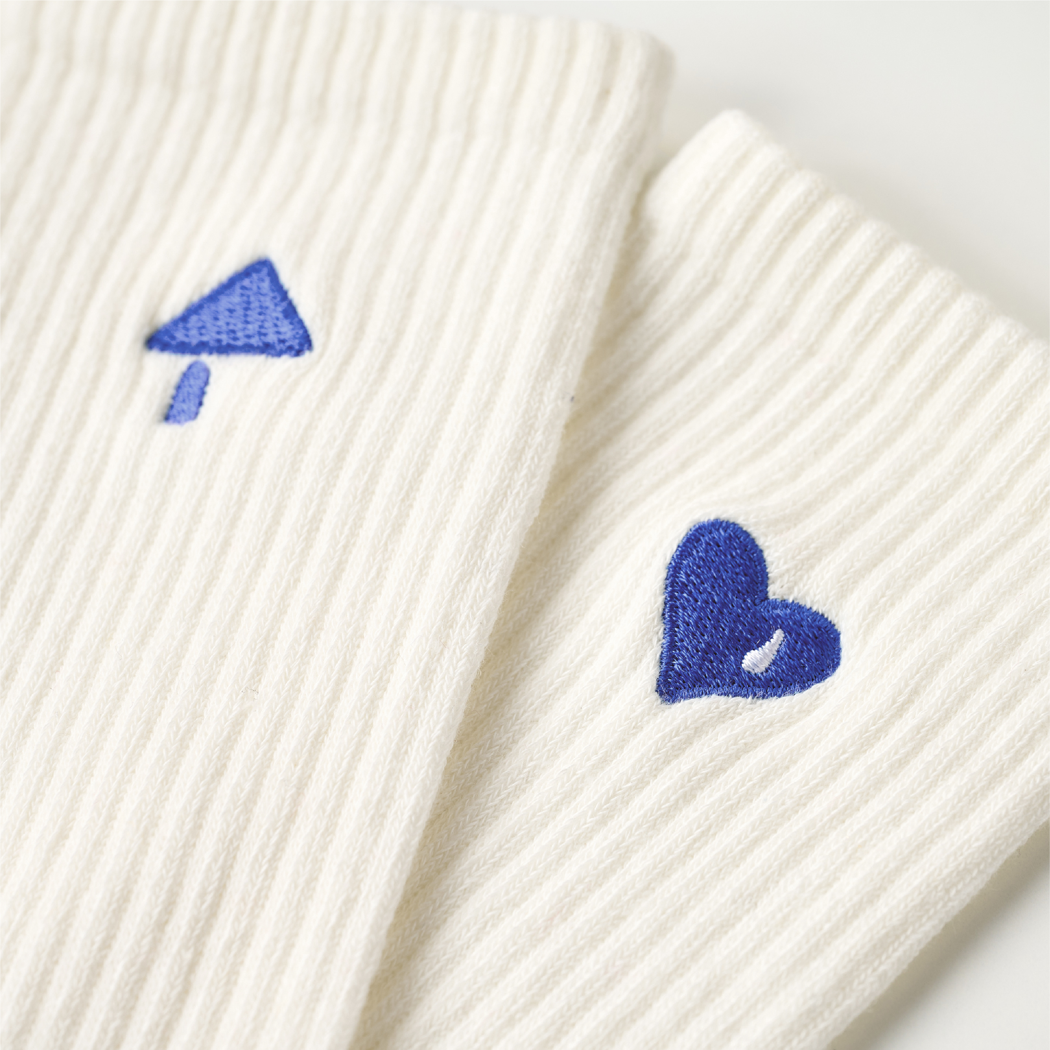 小春偷哭〈春琇白〉