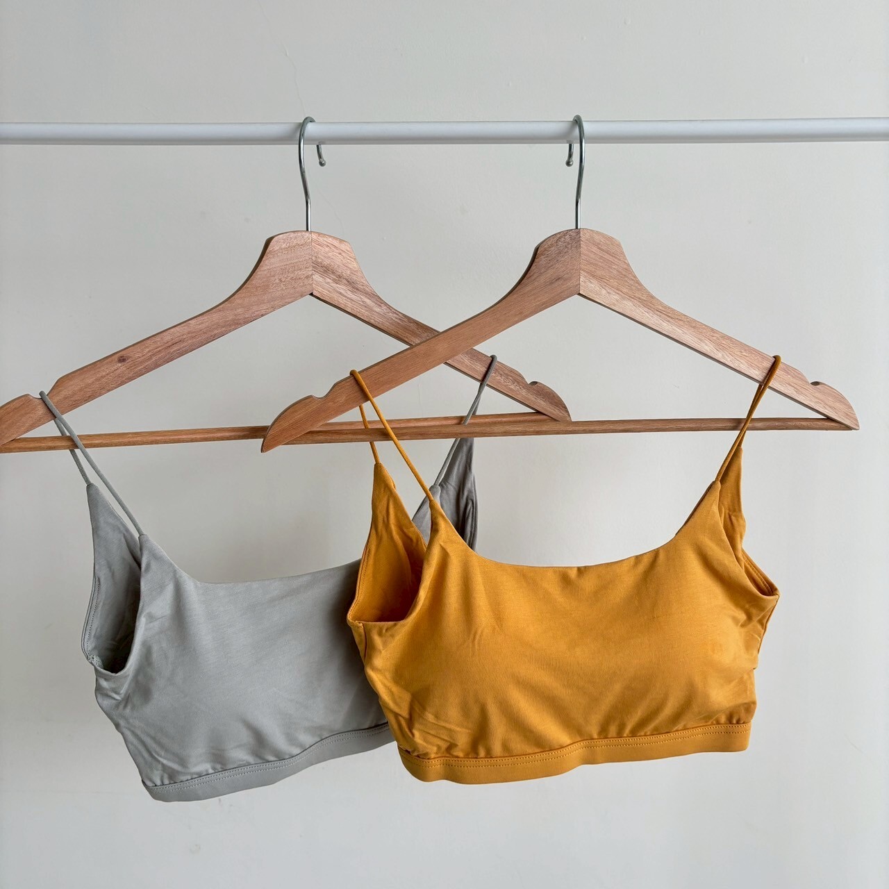 細肩挖背短版小可愛 (現貨)