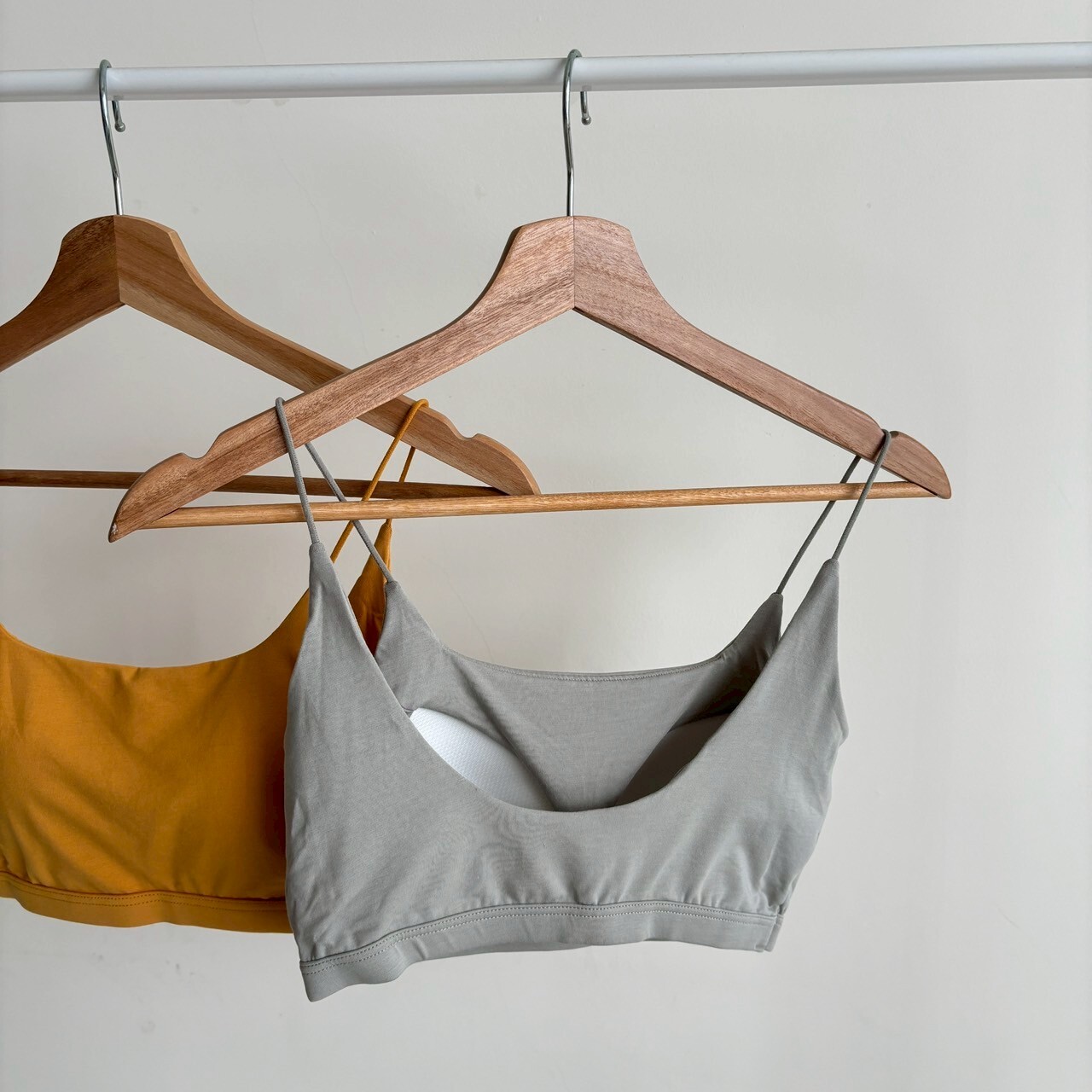 細肩挖背短版小可愛 (現貨)