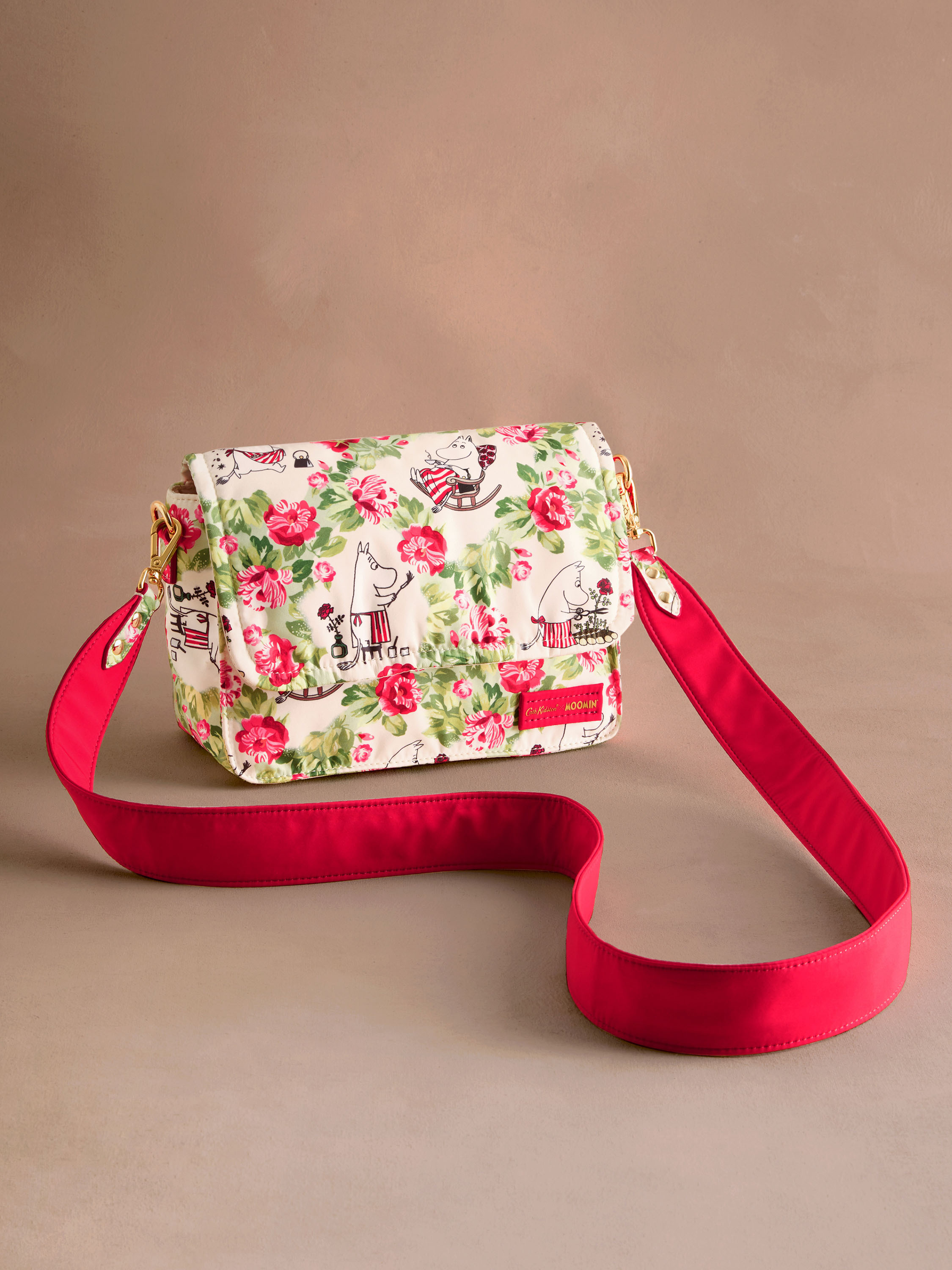 Moomin Mamma 三角中型斜背包