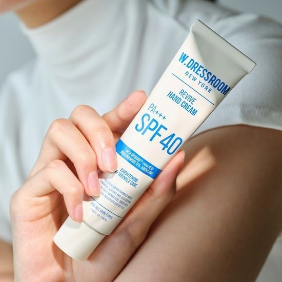 W.Dressroom Revive Hand Cream SPF40/PA+++ 50ml 美白防晒護手霜