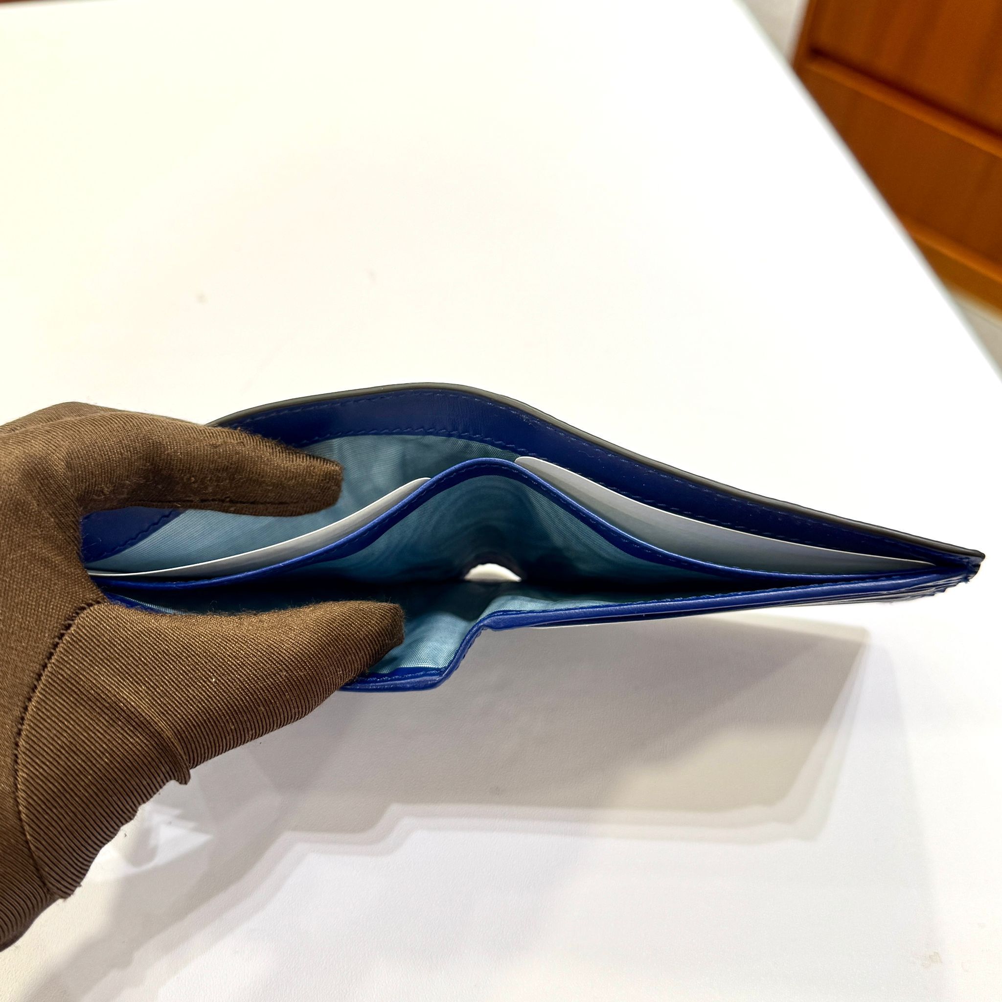 全新GUCCI銀包 664784 0416 藍色蜥蜴皮 兩摺款 連星形便利貼 #BRAND NEW #香榭站正品