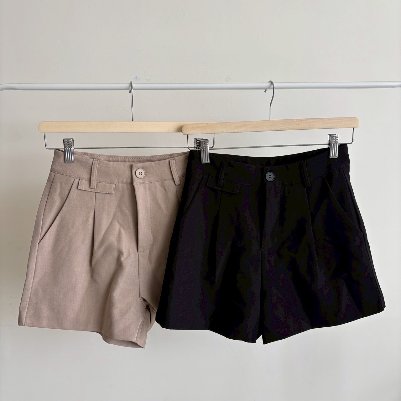 高腰到爆氣質西裝短褲 （現貨）