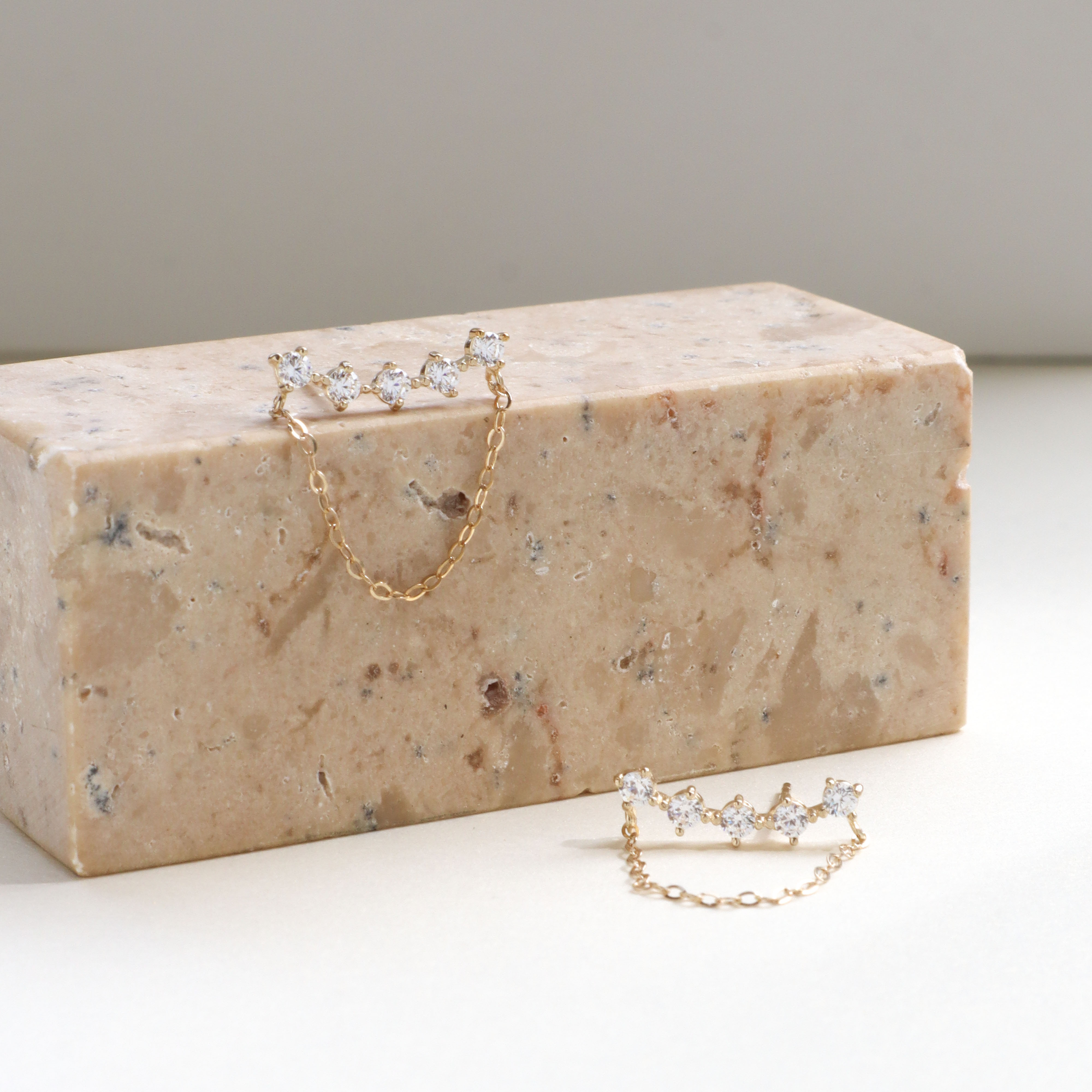 10K/點點星辰垂墜耳環