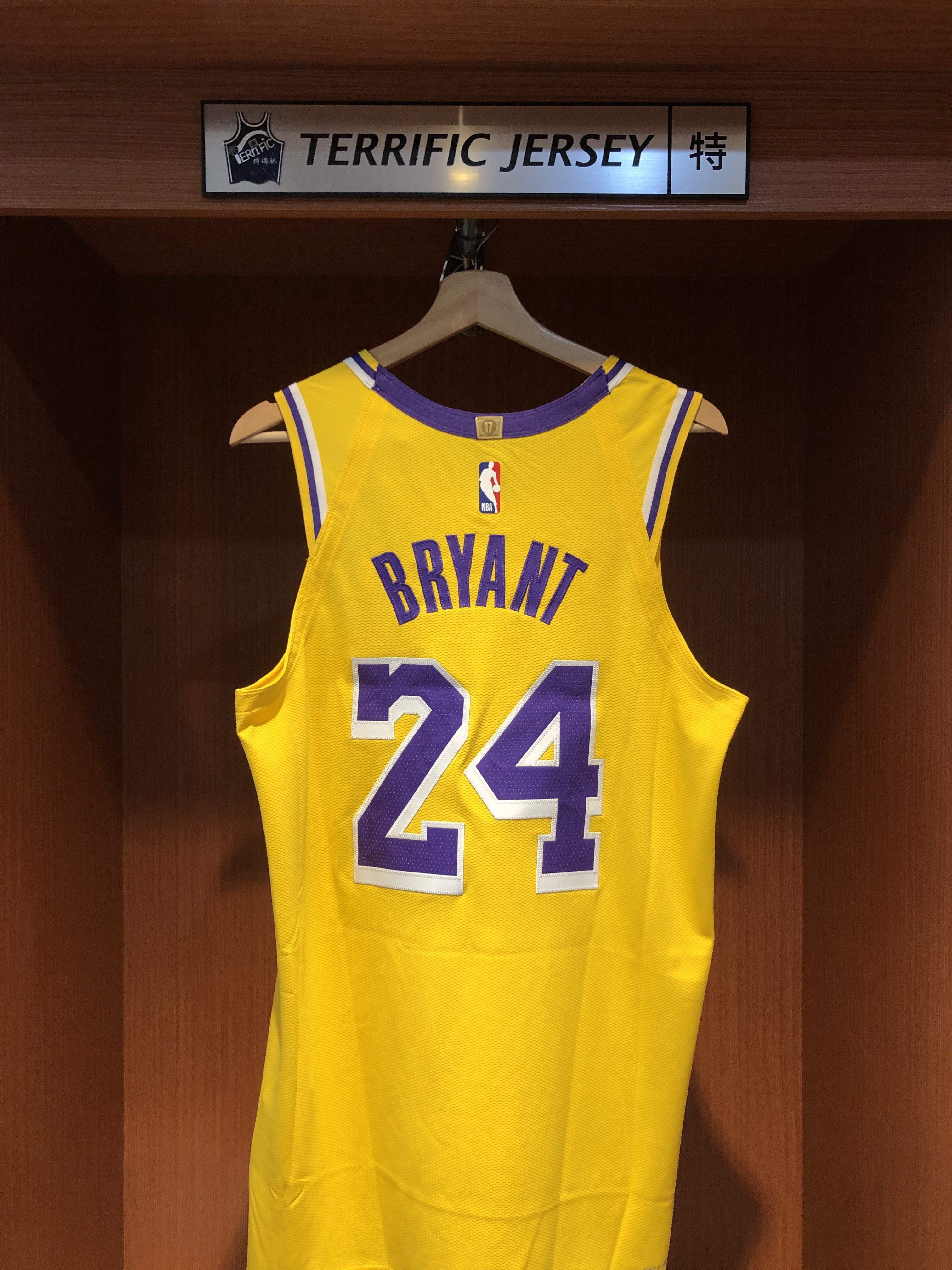 NBA球衣 Kobe Bryant 洛杉磯湖人黃 Icon Nike Authentic 球員版 電繡 全新