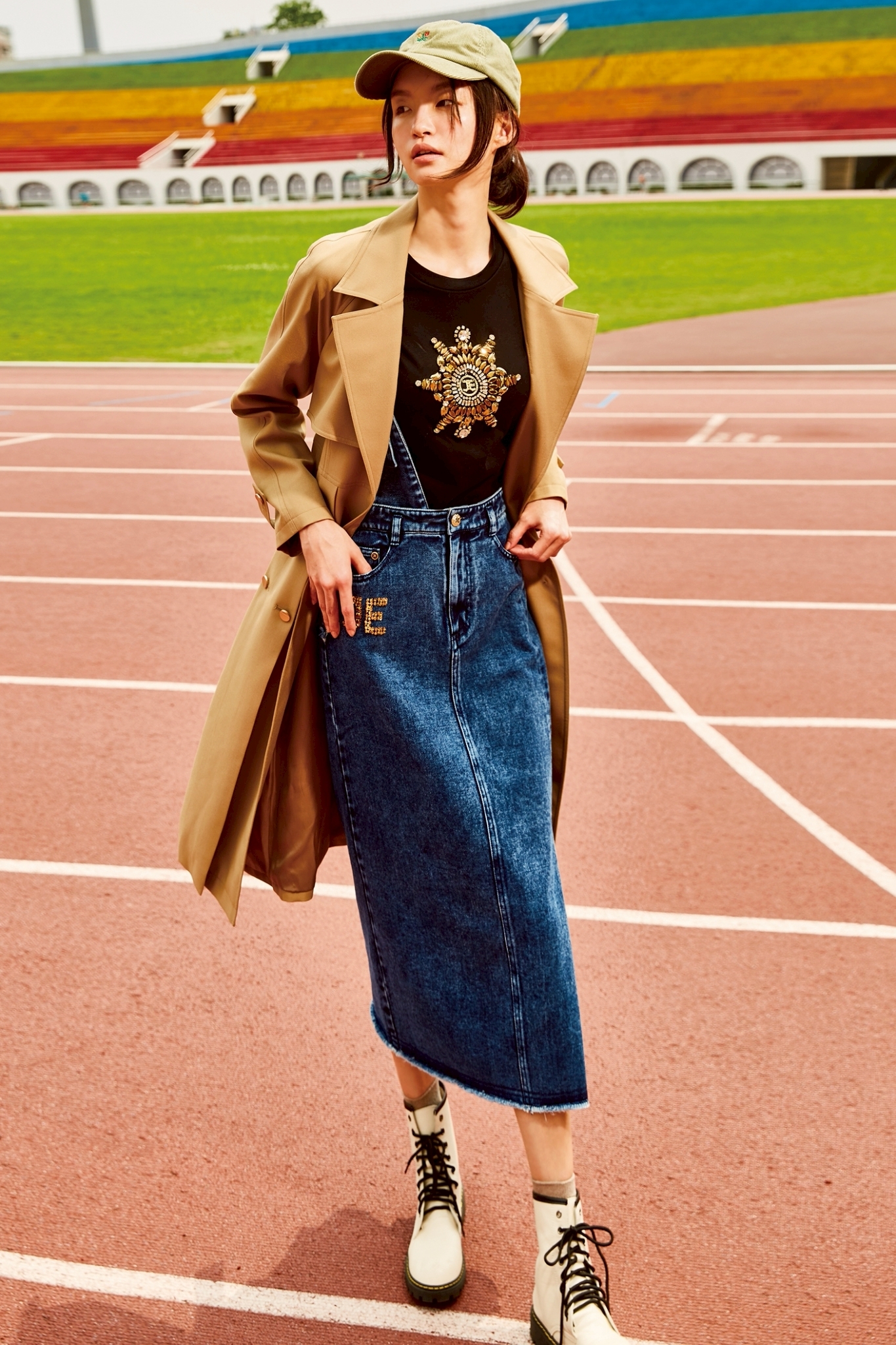 BC15380A1 玫瑰山谷重工手縫白鑽珍珠太陽神T