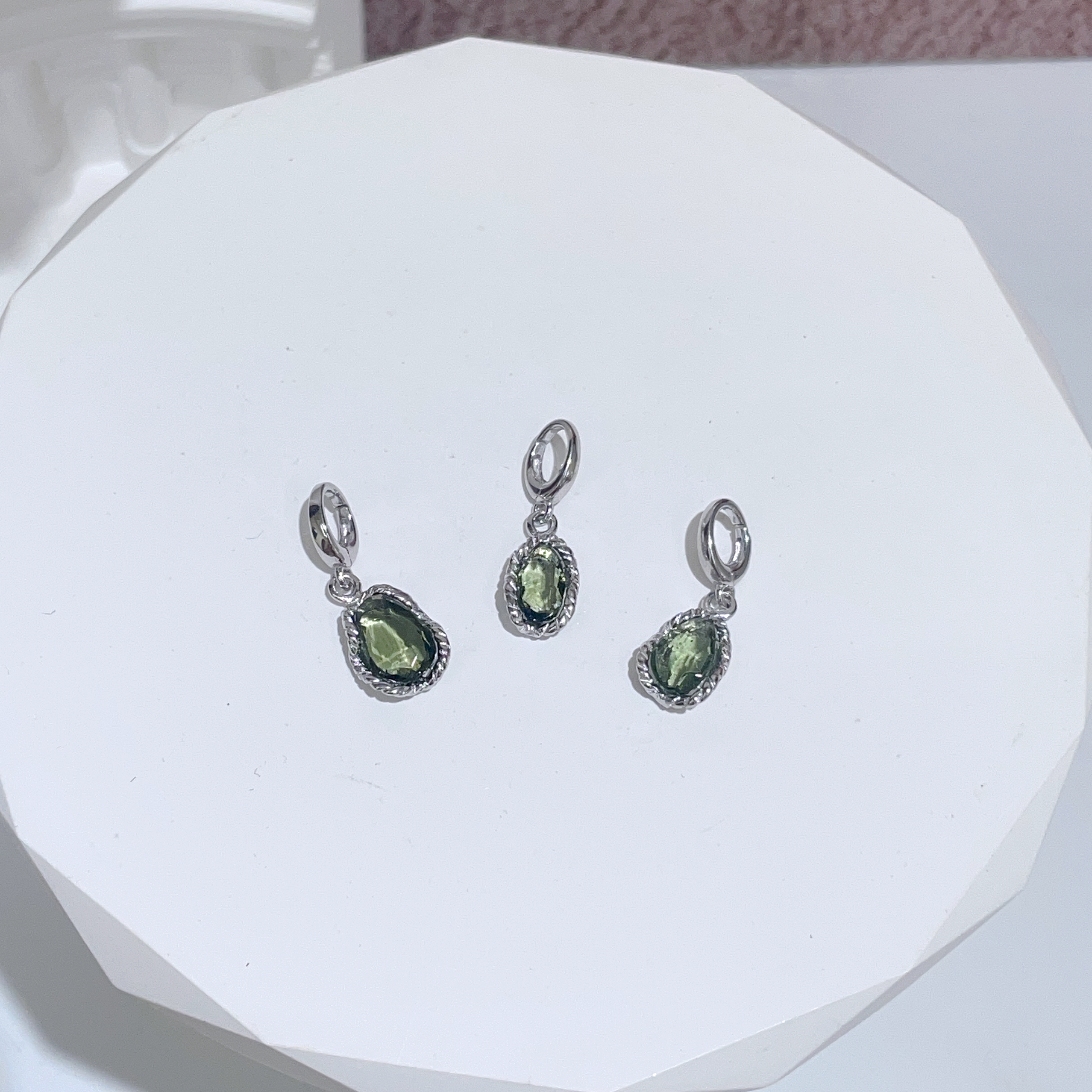 鑽切捷克綠隕石純銀吊墜