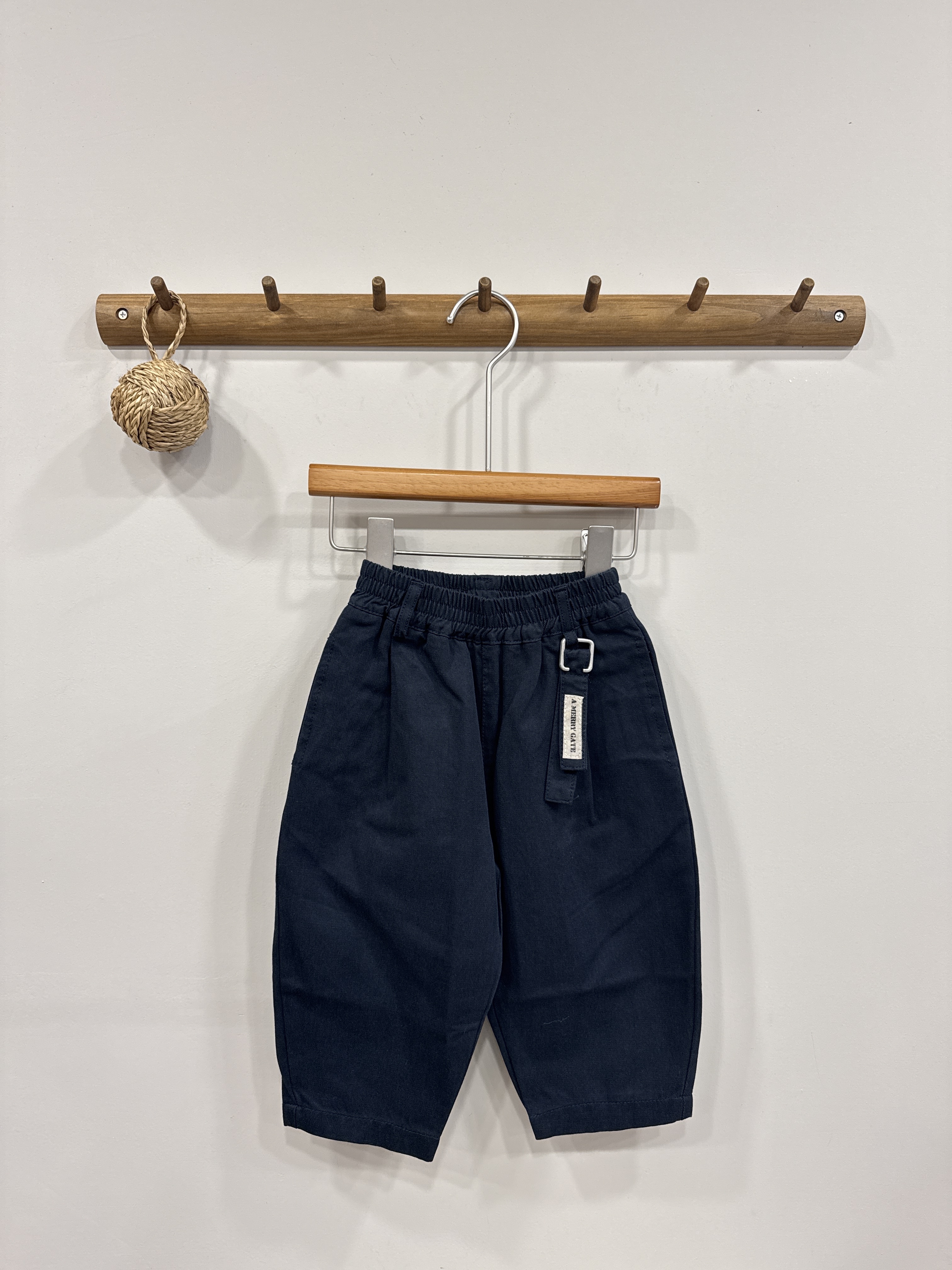 A02842帥氣腰掛休閒褲