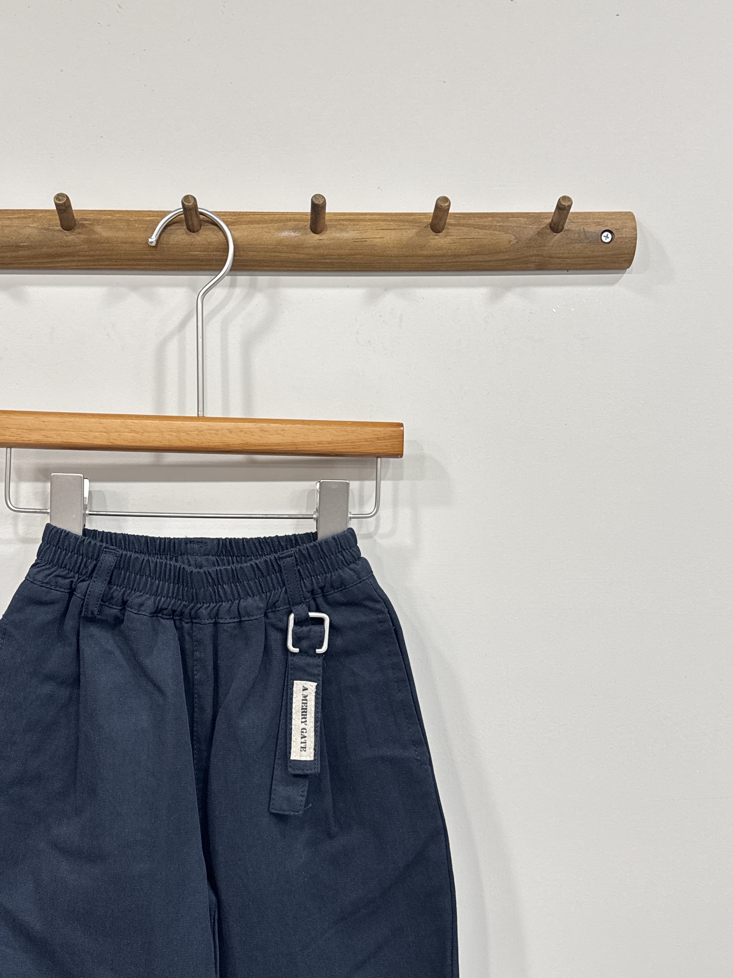 A02842帥氣腰掛休閒褲