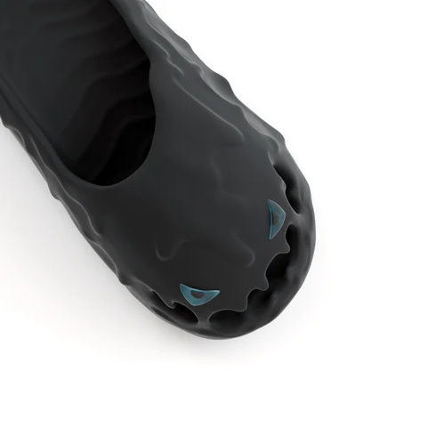 【 HelloSlippers Oozeform Slide 夜光藍怪獸眼睛配件 】