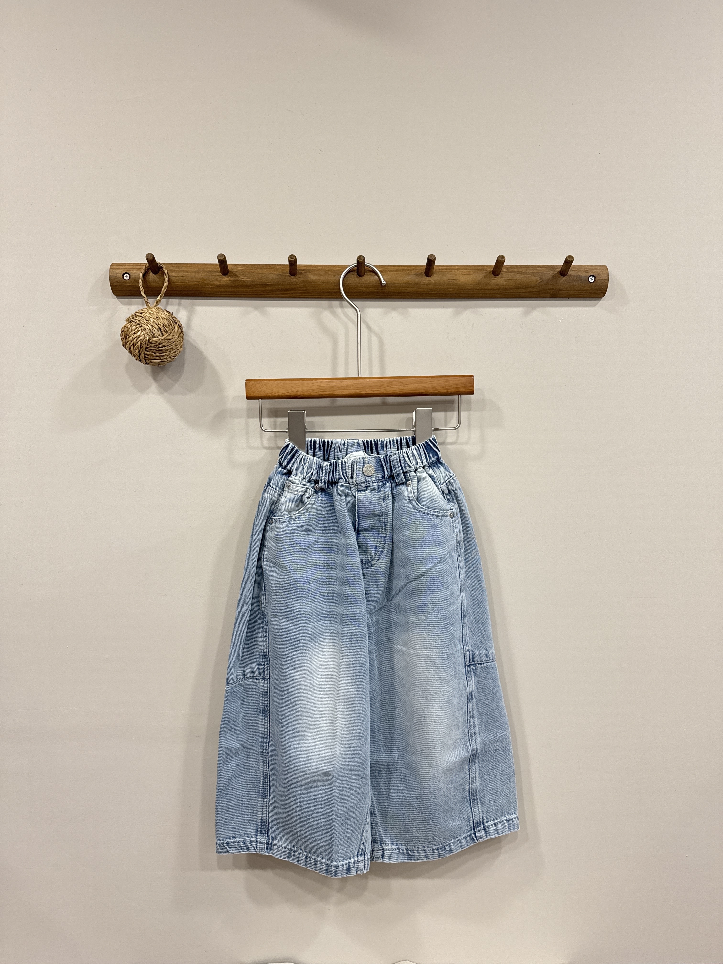 A02877寬鬆牛仔褲