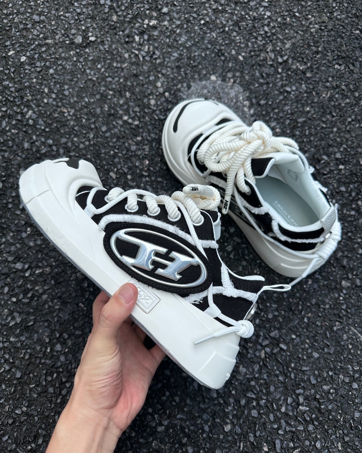 H52 二代 開口笑 奶油蛋糕鞋 解構 溶解 粗鞋帶 小香風 黑