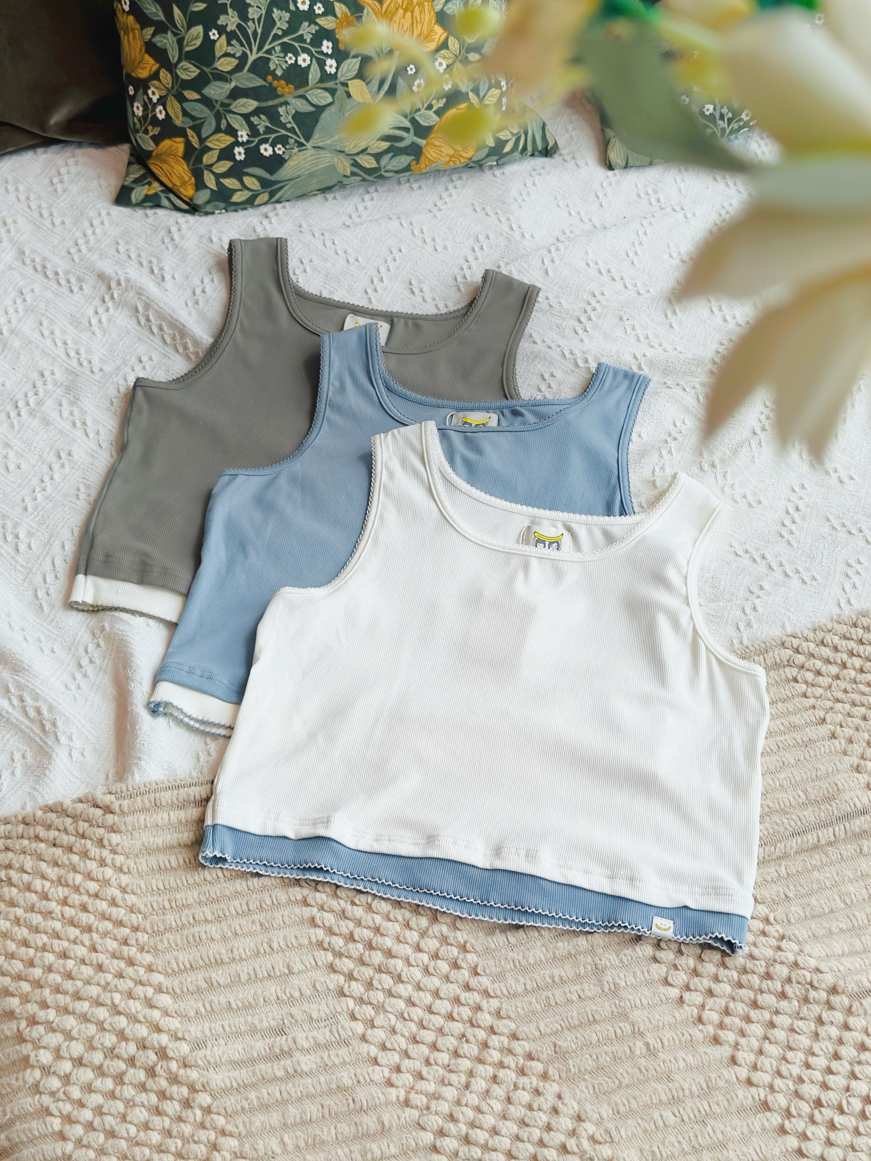 三色 / 小花邊雙層幼羅紋背心 / Lace-Trimmed Layer Ribbed Tank Top
