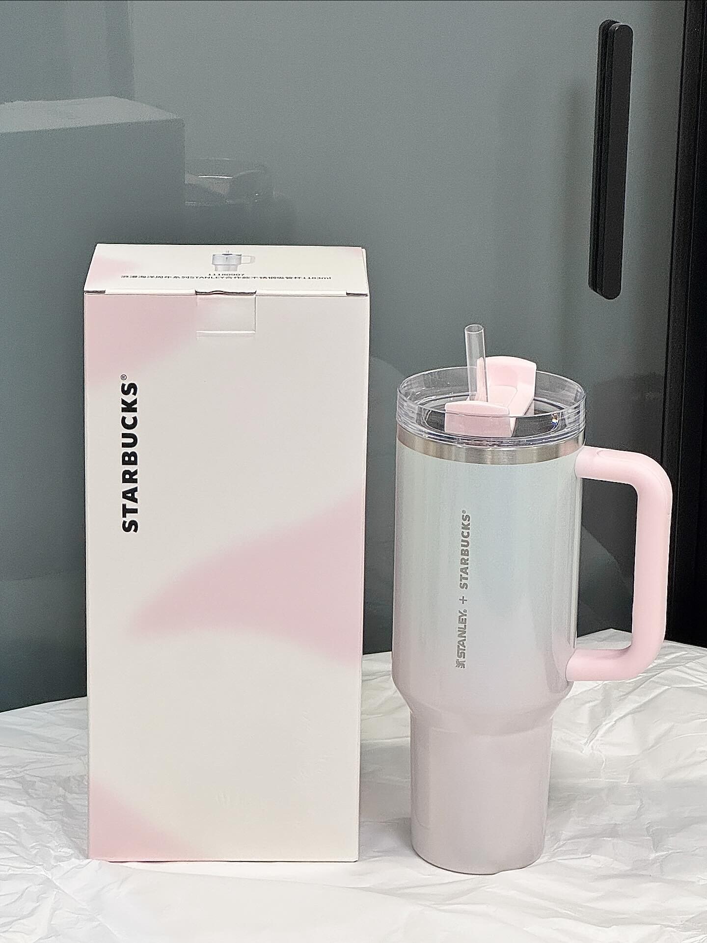 <快速出貨> STANLEY X 星巴克 漸變珠光粉吸管杯 1183ml