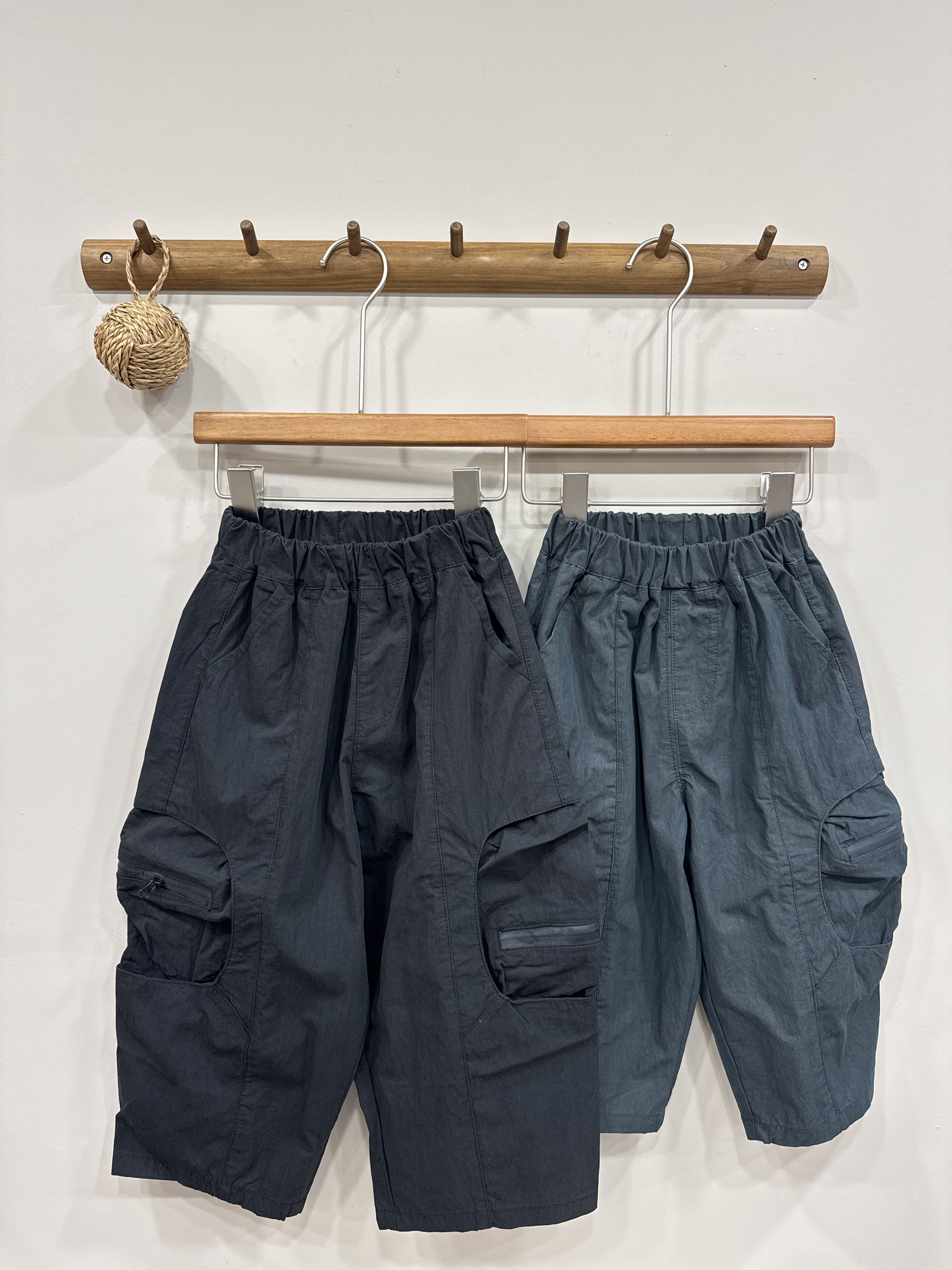 A02860挖洞口袋工裝褲