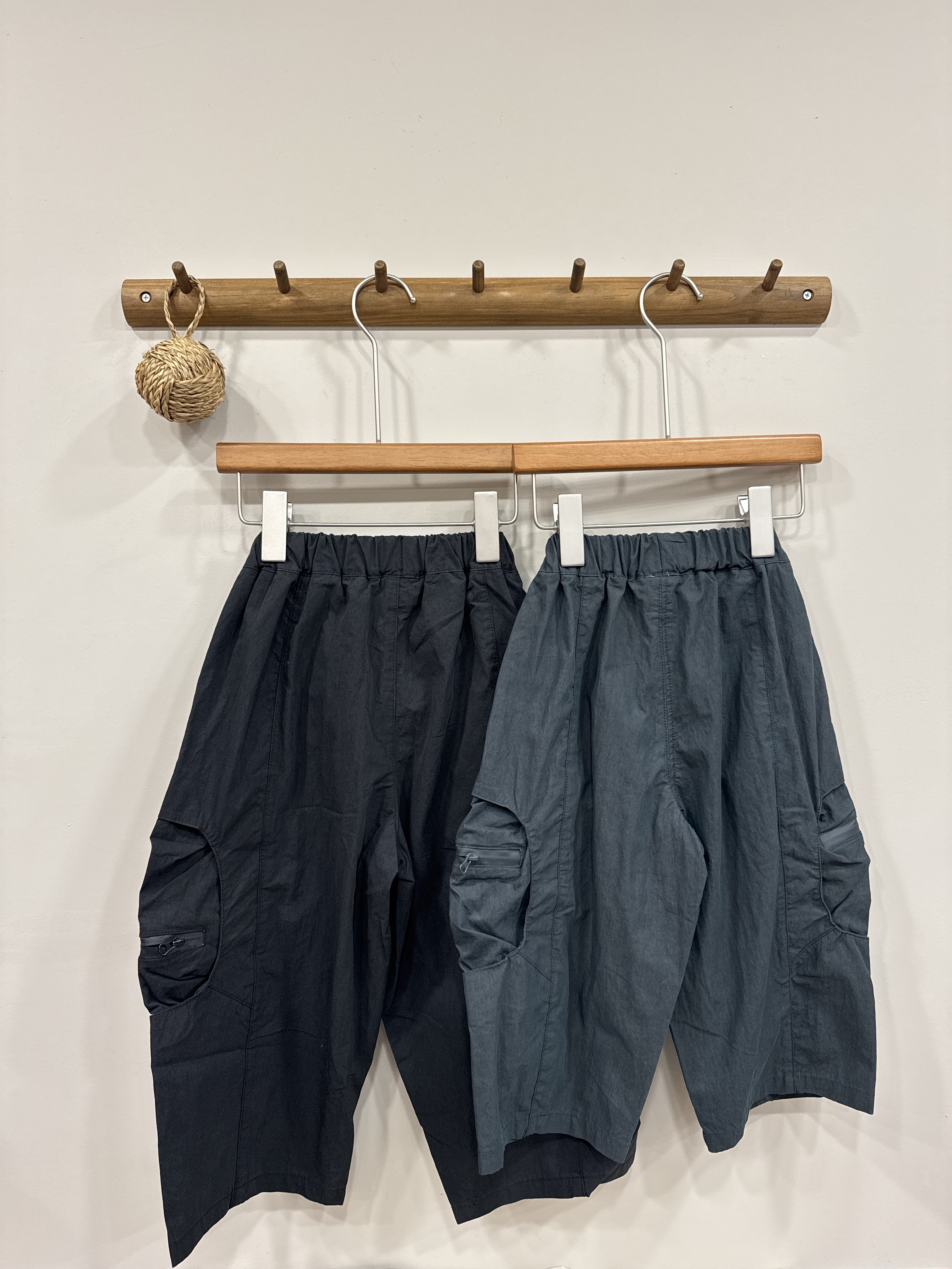 A02860挖洞口袋工裝褲