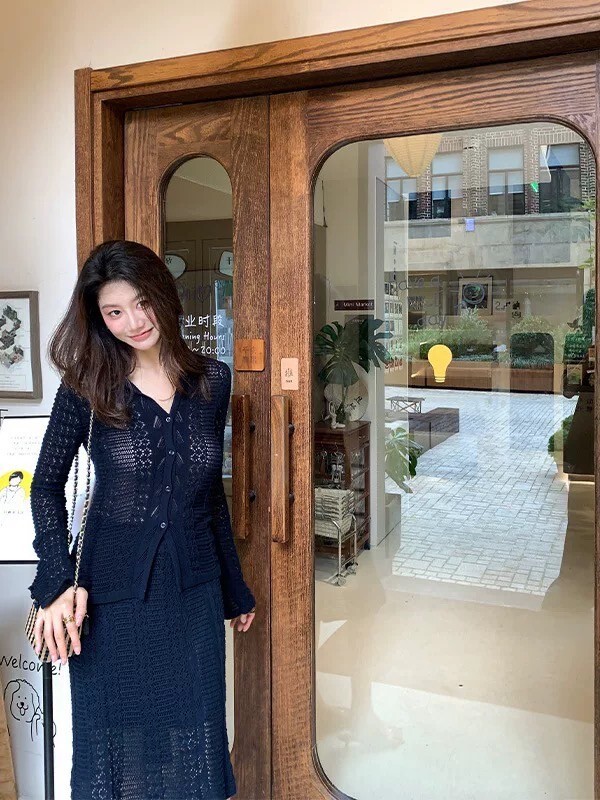 經典黑針織排釦上衣罩衫+及膝鉛筆裙SETS-XL (Elegant & Love)