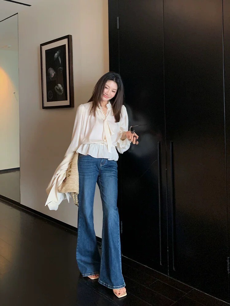 雲朵白宮廷風立領綁帶領巾造型上衣-S-L (Elegant & Love)