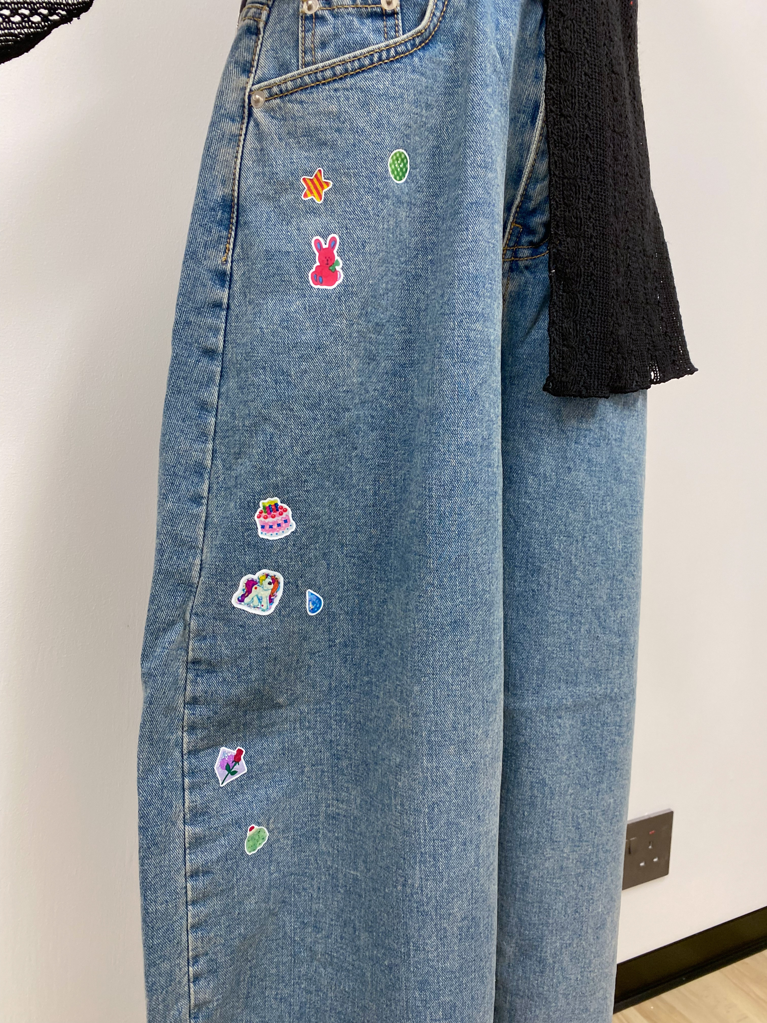 Y2K貼紙彎刀牛仔褲