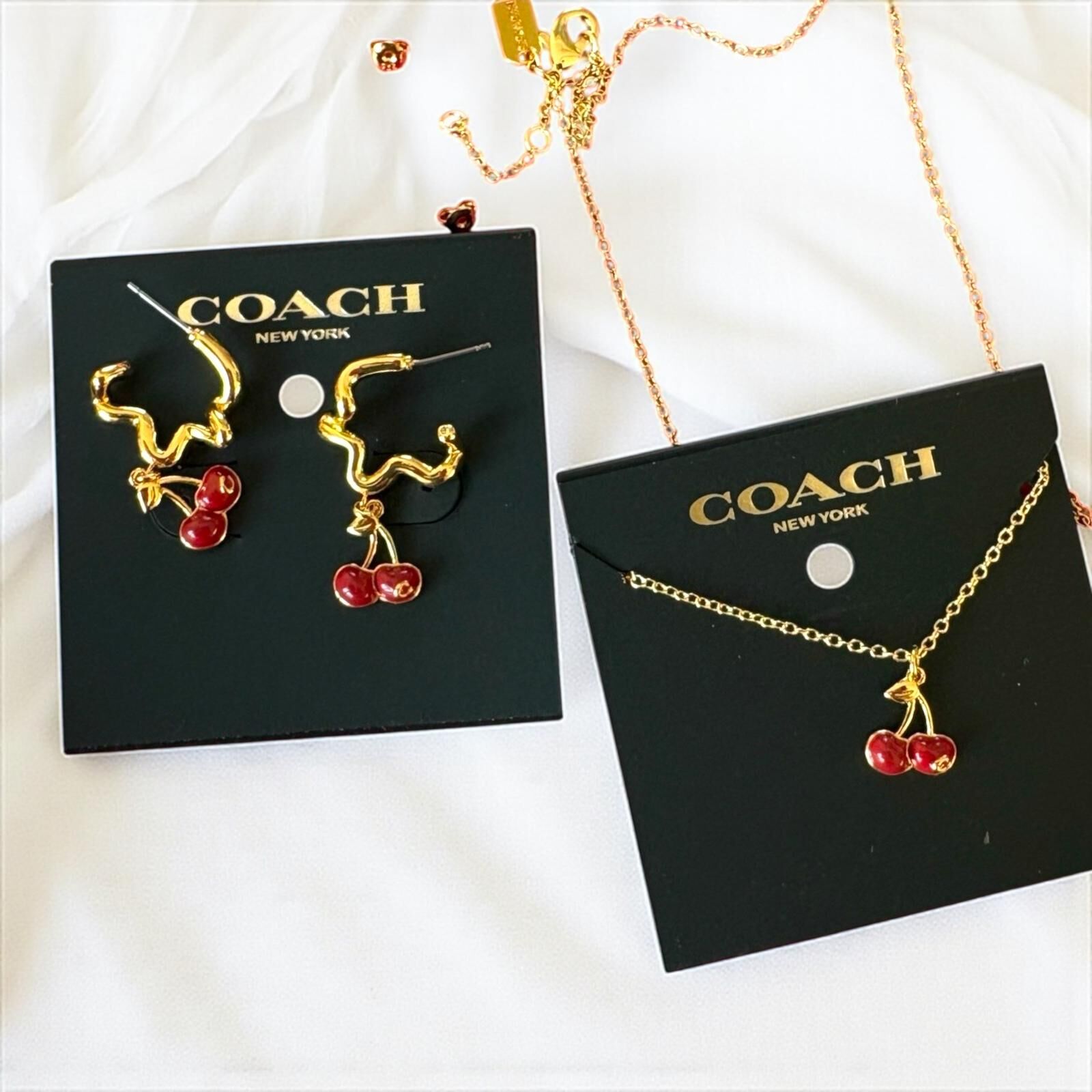 COACH 櫻桃系列飾品