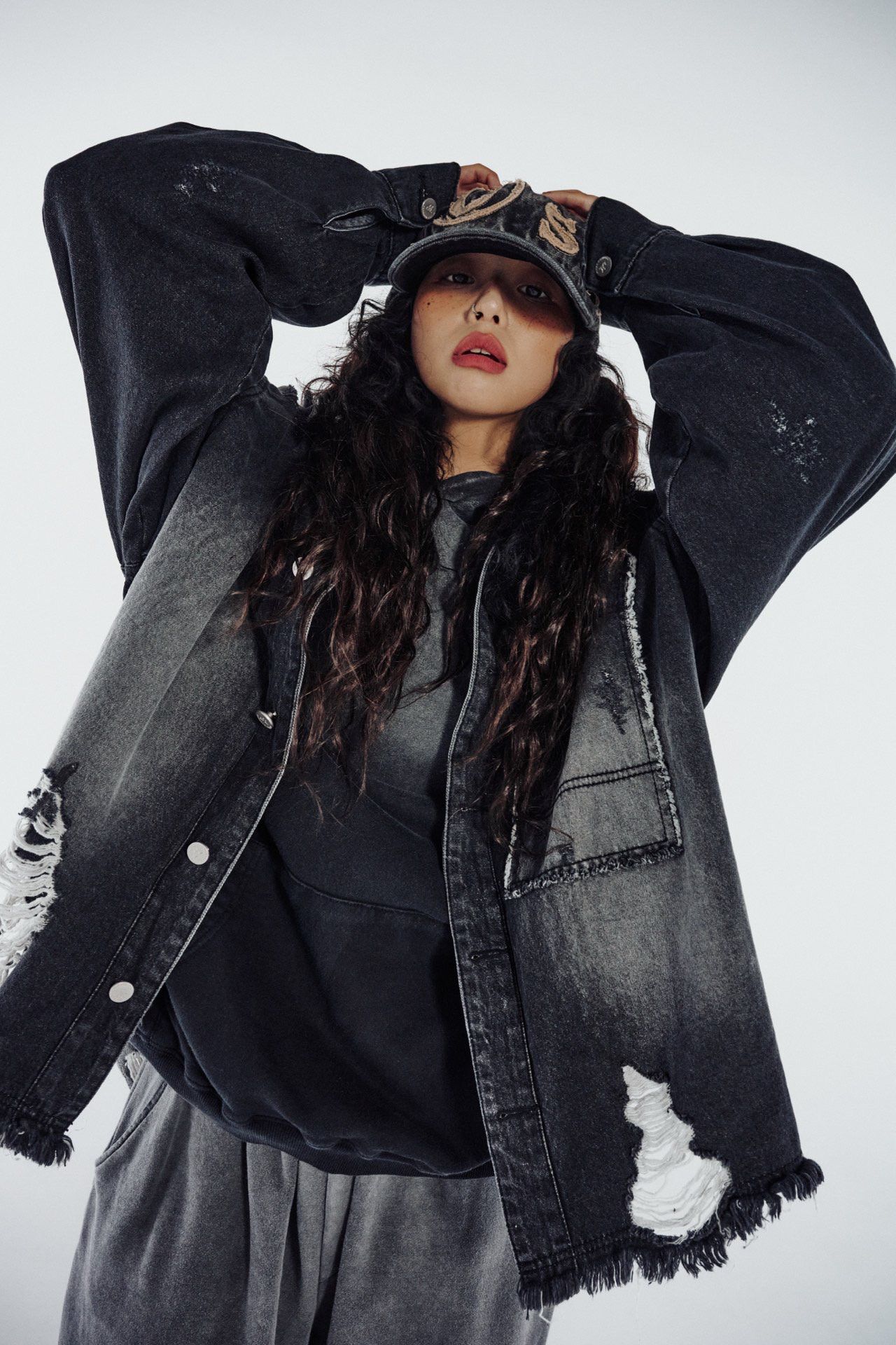 洗水破洞牛仔褸 UNUSED-107JK