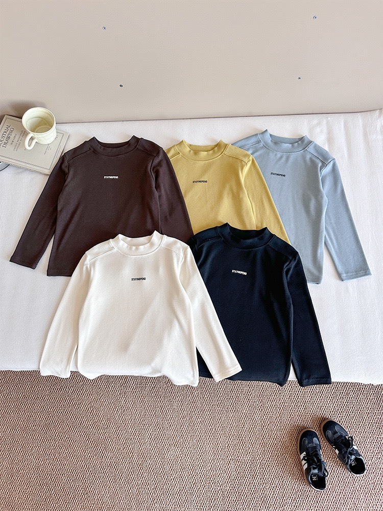 純色長袖字母T恤