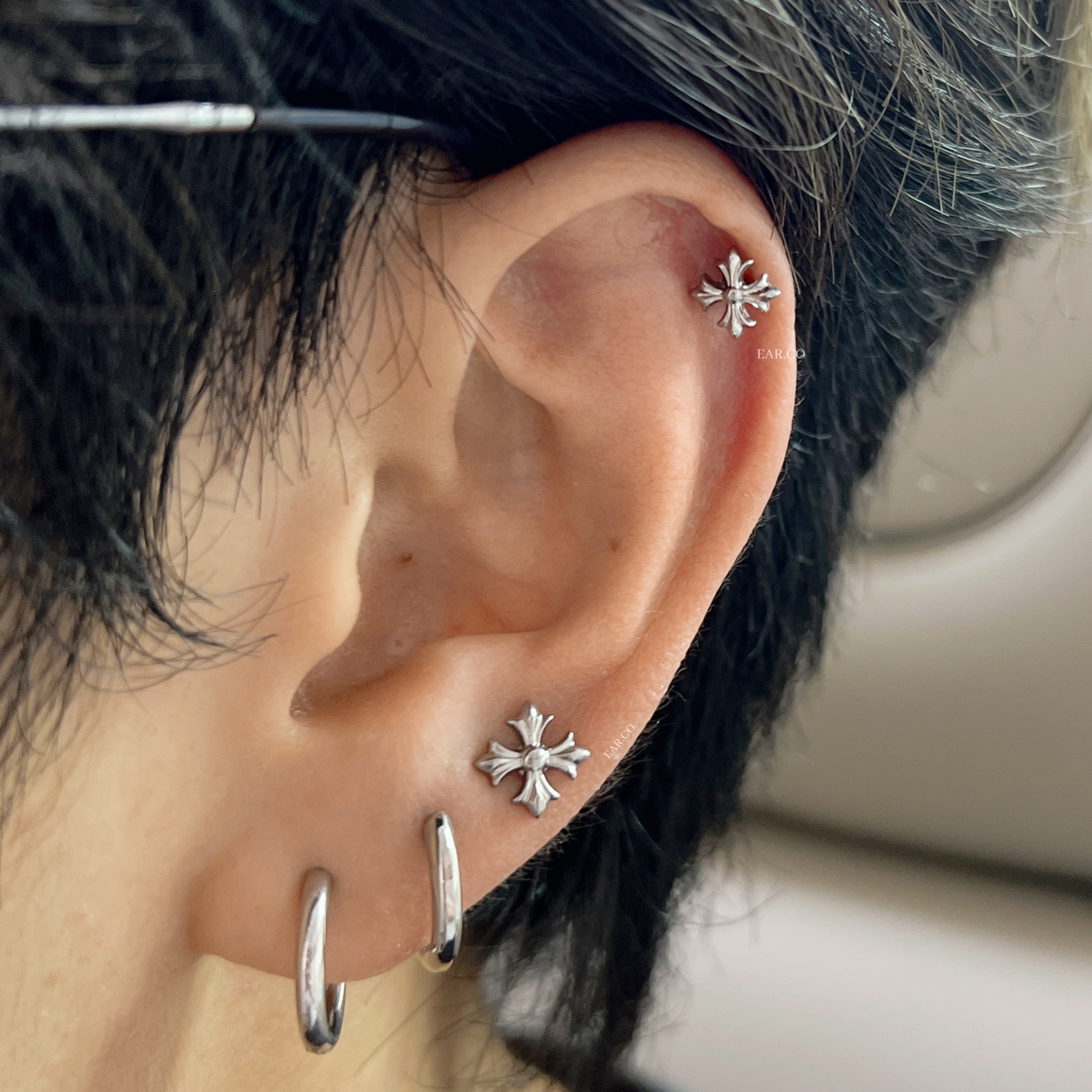 復古十字架平頭耳門/耳珠/耳骨釘 [G23 Titanium]