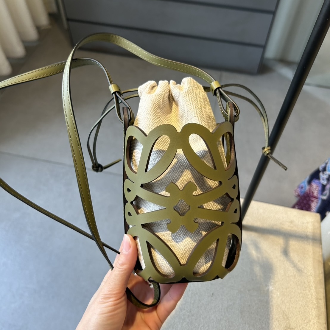 ［香港現貨］Loewe Anagram Cut-Out Pocket Bag