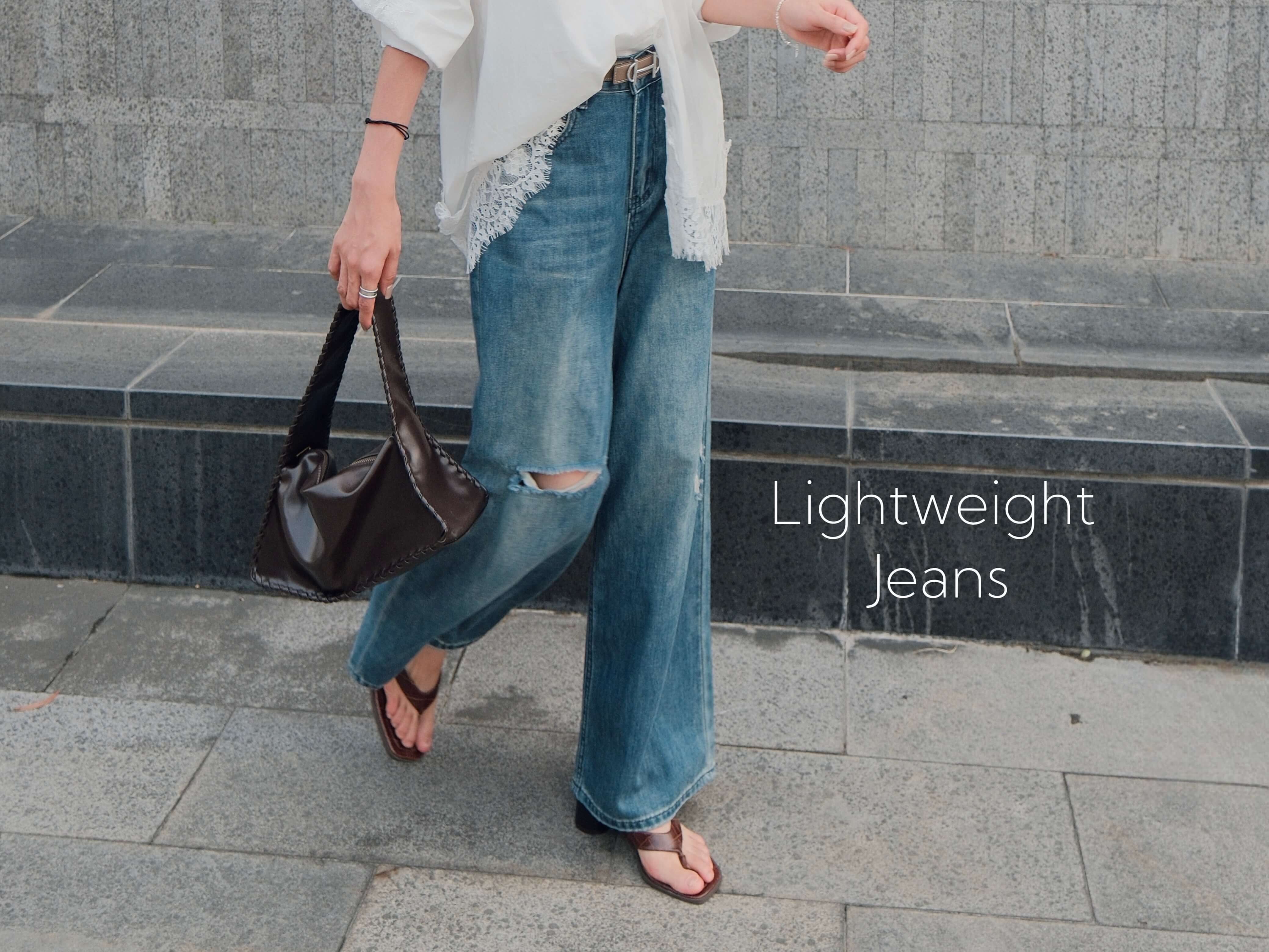 Lightweight Medium Wash Jeans_JE258L02