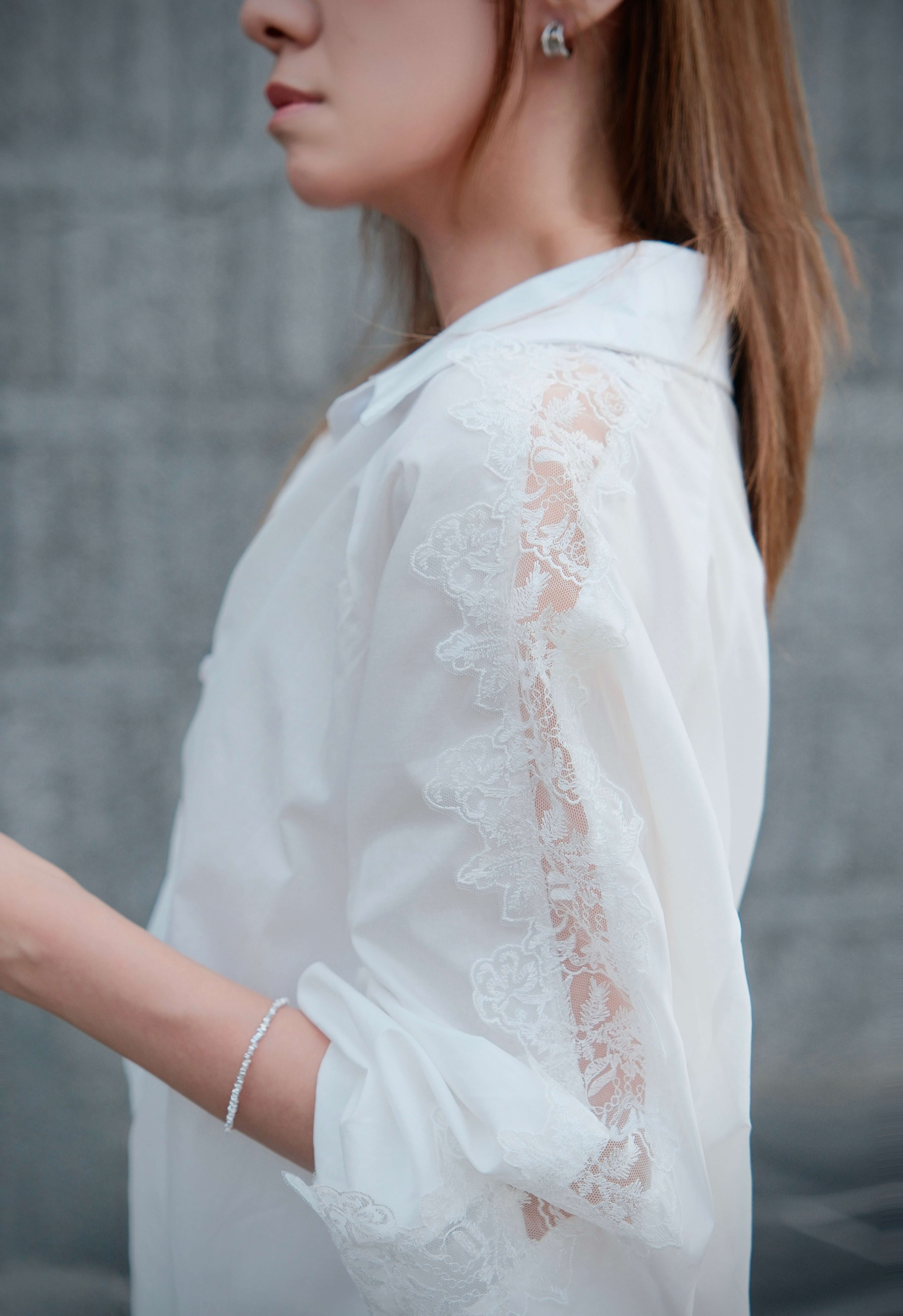 Oversized Lace Details Lyocell Long Shirt_SH258L09