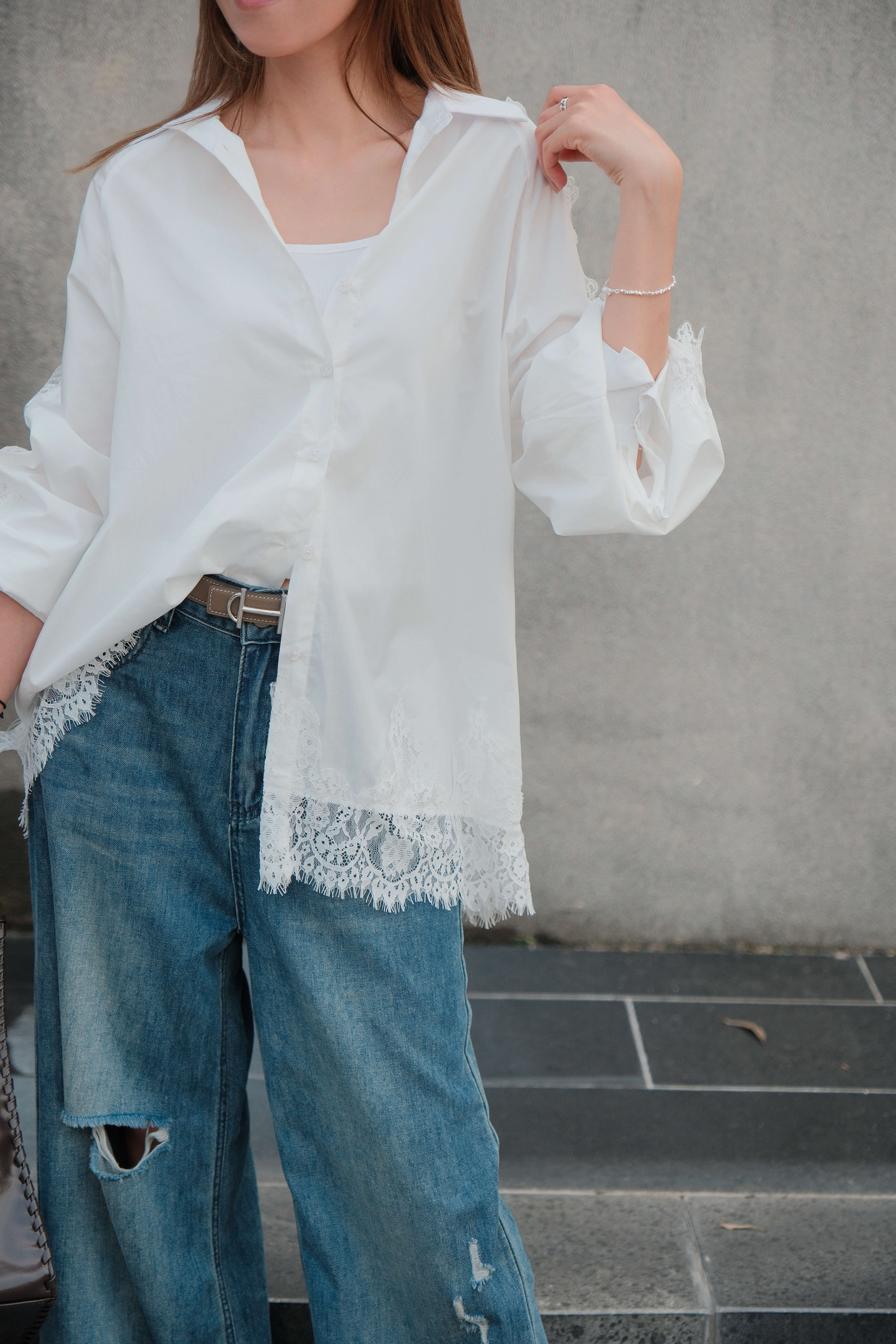 Oversized Lace Details Lyocell Long Shirt_SH258L09