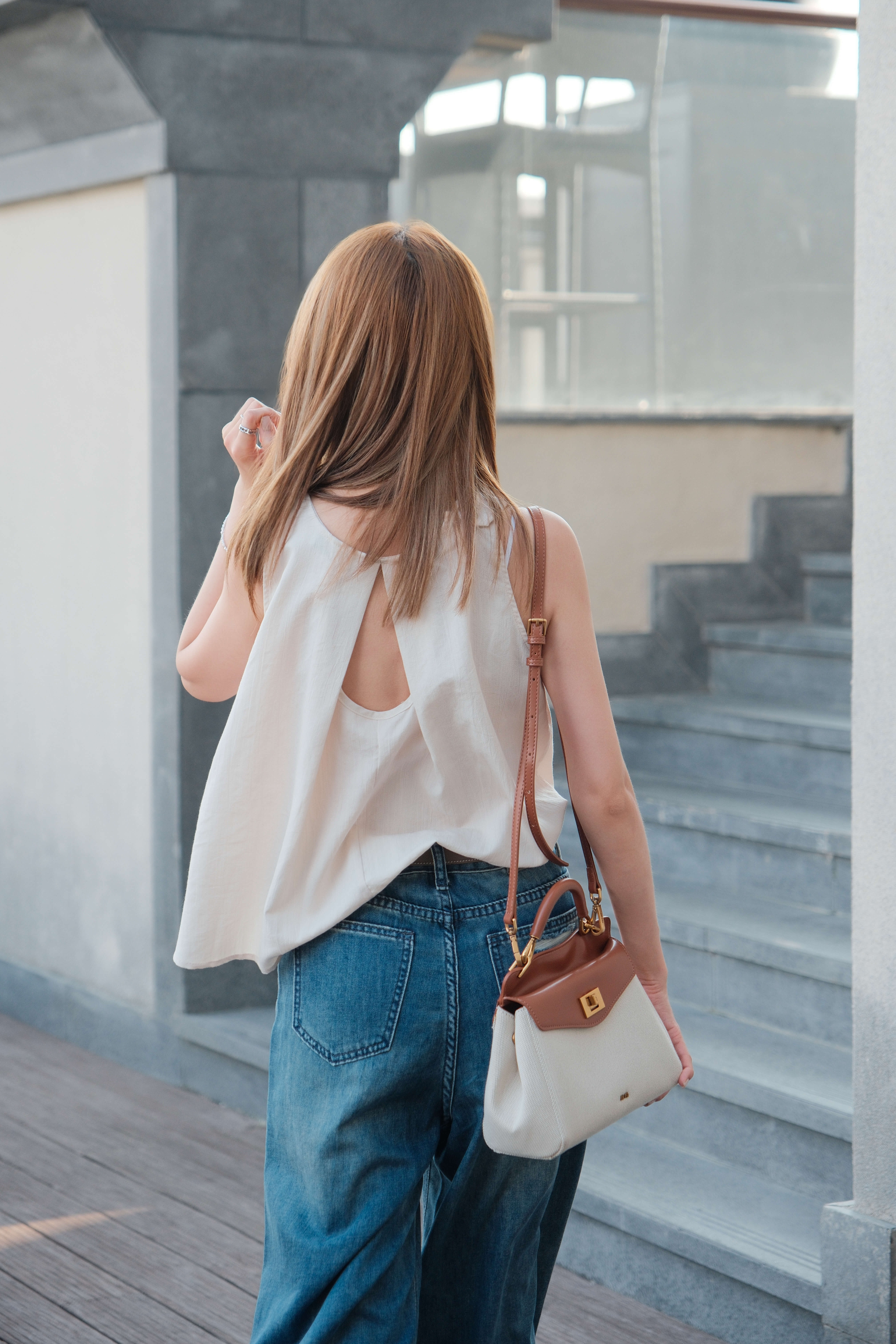 Cut-Out Back Pleated Linen-Blend Sleeveless Top_TP258L05
